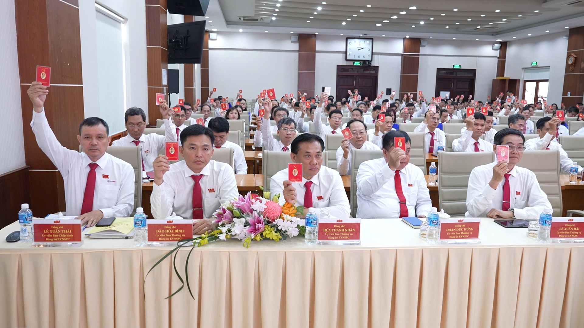 &Ocirc;ng L&ecirc; Văn Trang tiếp tục được t&iacute;n nhiệm giữ chức B&iacute; thư Đảng ủy EVNSPC- Ảnh 4.