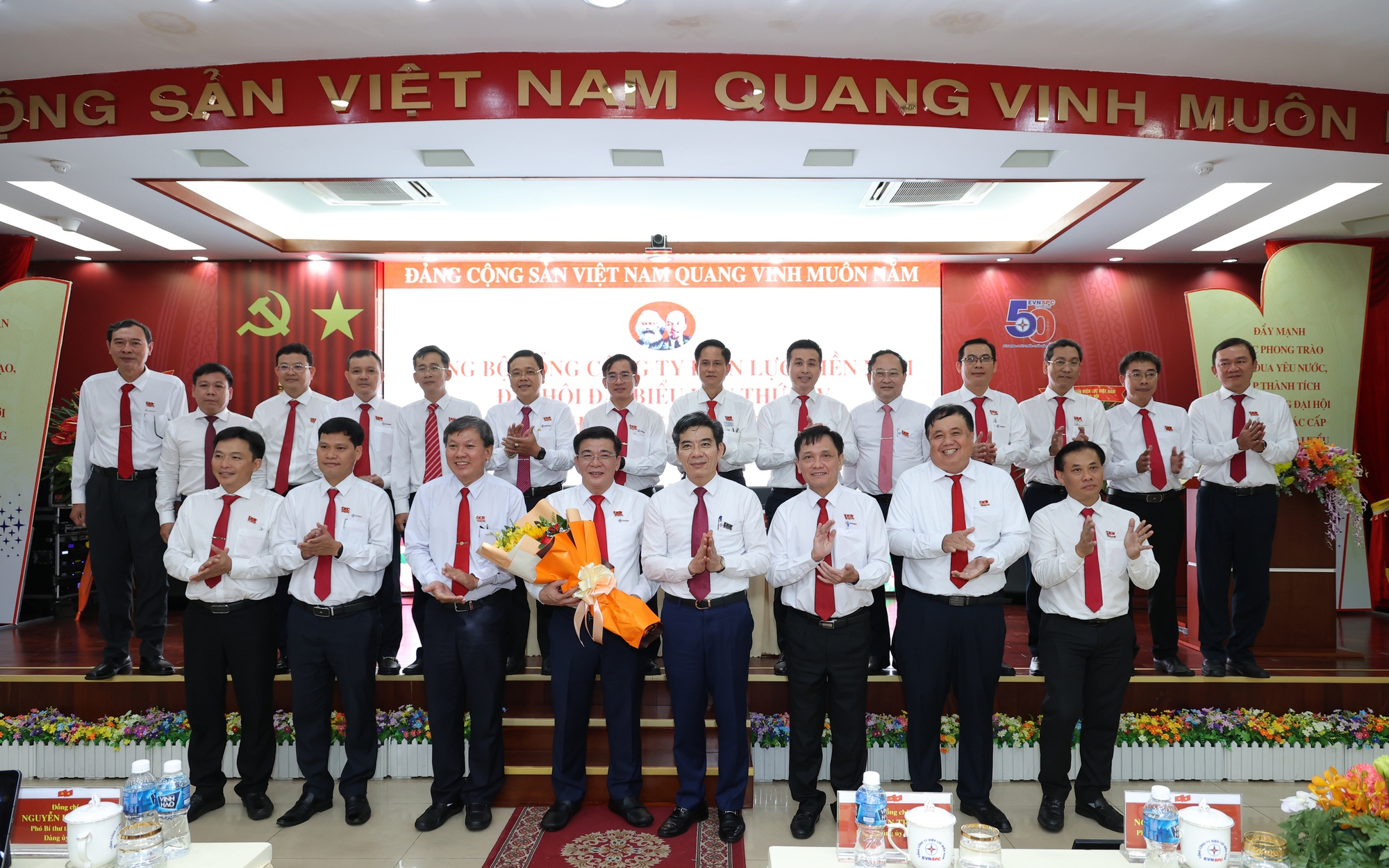 Ông Lê Văn Trang tiếp tục được tín nhiệm giữ chức Bí thư Đảng ủy EVNSPC
