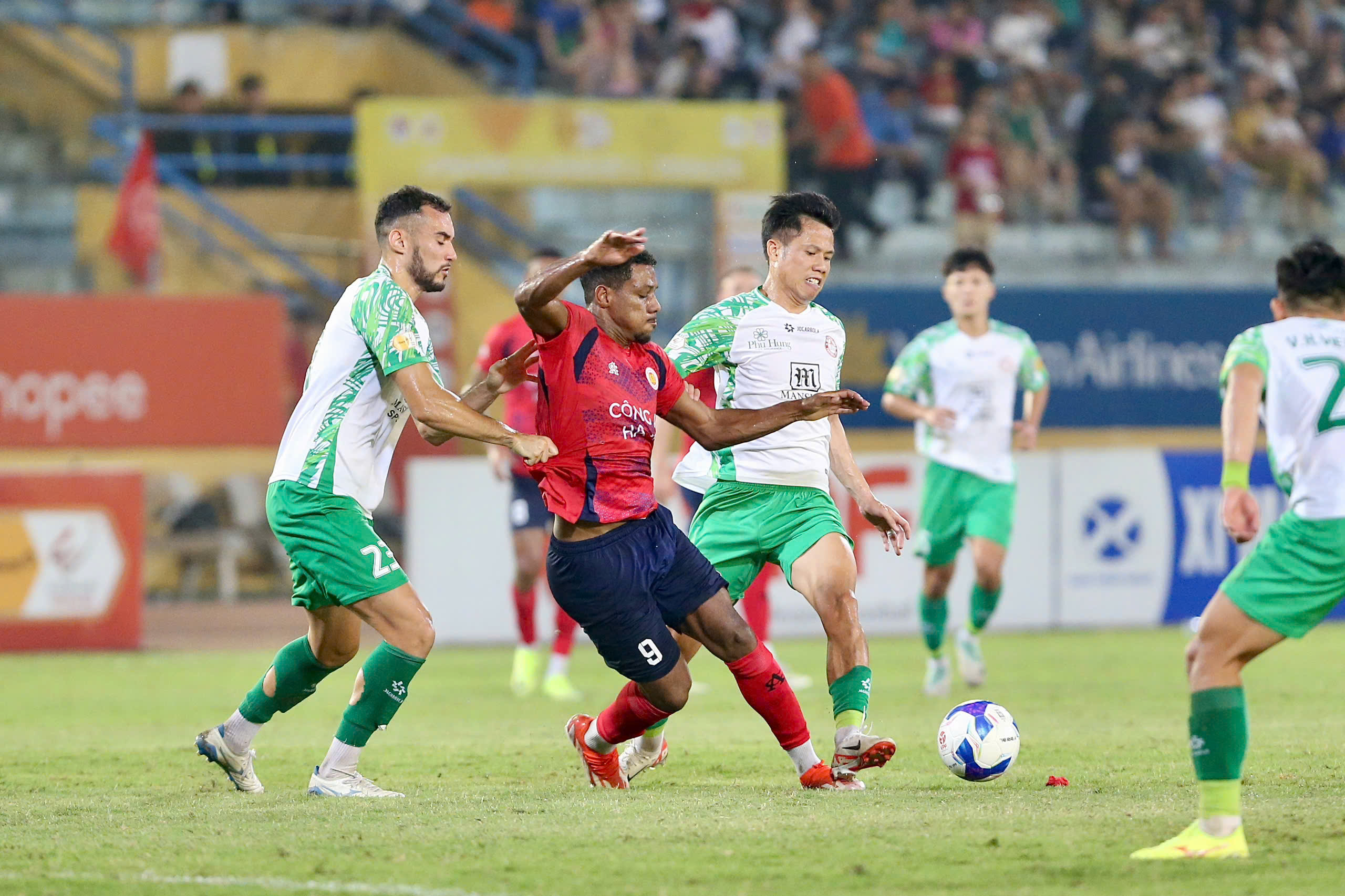 Nguyễn Quang Hải có nguy cơ lỡ hẹn với Man United- Ảnh 1.