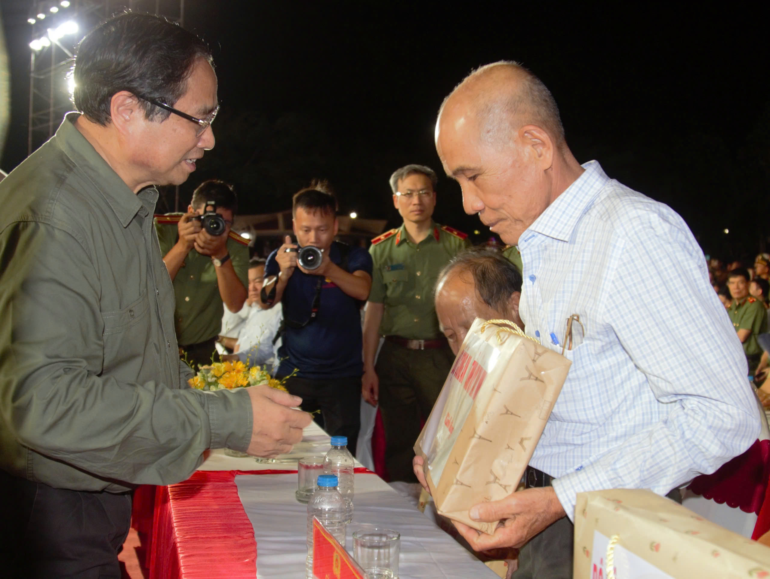 Chương tr&igrave;nh "K&yacute; ức để lại" ở T&acirc;y Ninh: Lời tri &acirc;n đối với c&aacute;c thế hệ chiến sĩ c&ocirc;ng an- Ảnh 3.