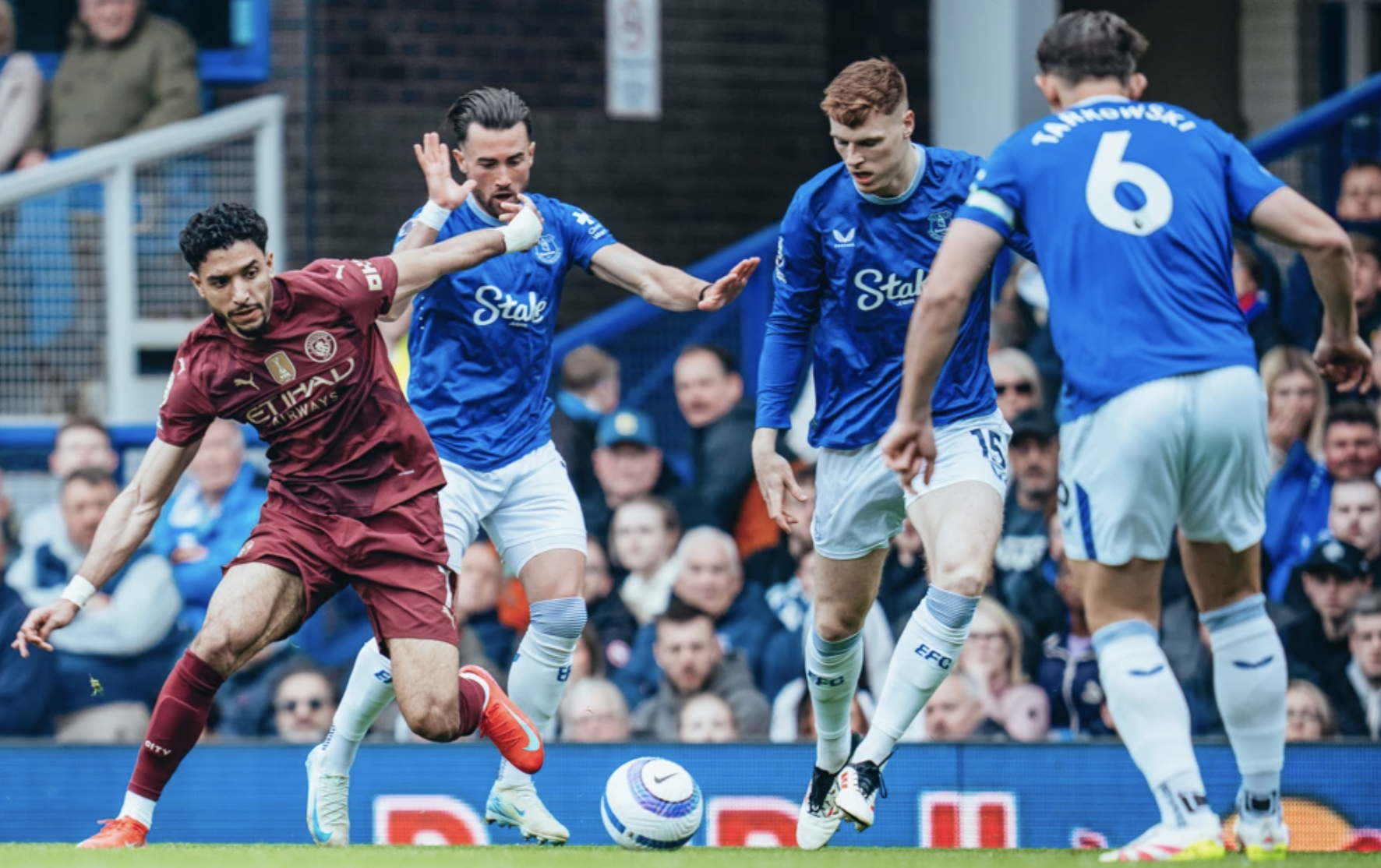 Newcastle gặp "thảm họa", Man City lại mơ tranh Top 4- Ảnh 2.