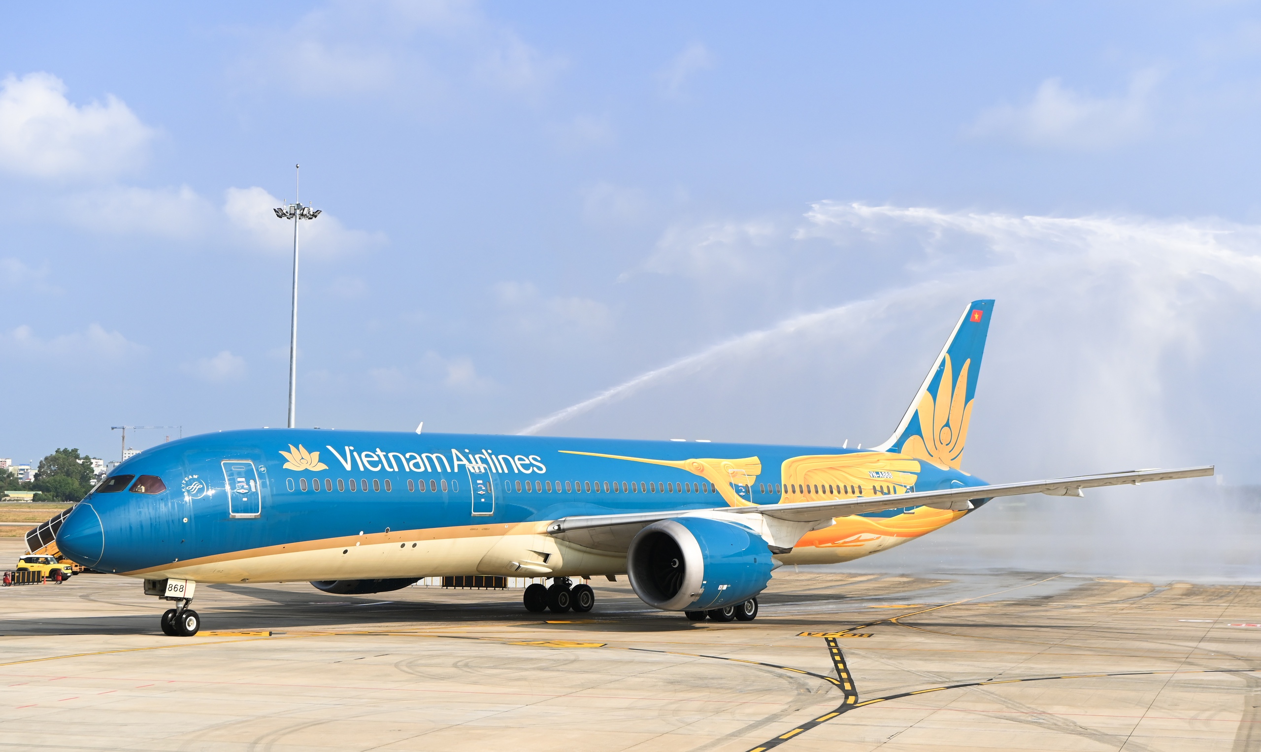 Chuyến bay của Vietnam Airlines chính thức khai trương nhà ga T3 Tân Sơn Nhất