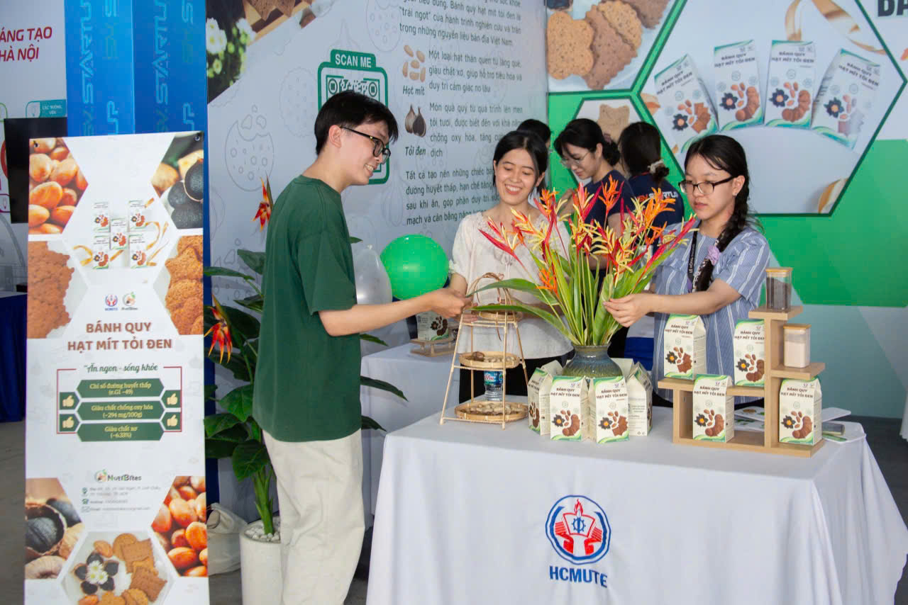 Khơi dậy tinh thần khởi nghiệp trong học sinh, sinh vi&ecirc;n- Ảnh 2.