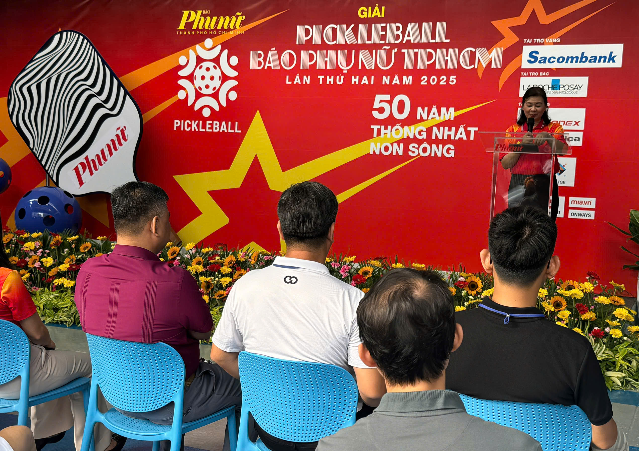N&oacute;ng bỏng c&aacute;c cuộc tranh t&agrave;i ở Giải Pickleball B&aacute;o Phụ nữ TP HCM 2025- Ảnh 1.