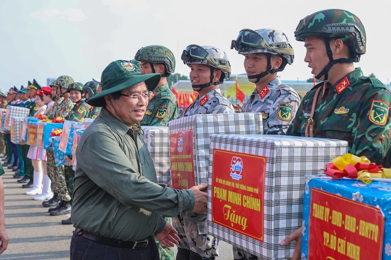 Thủ tướng: Nh&acirc;n d&acirc;n cả nước đang rất h&aacute;o hức mong chờ cuộc diễu binh, diễu h&agrave;nh- Ảnh 4.