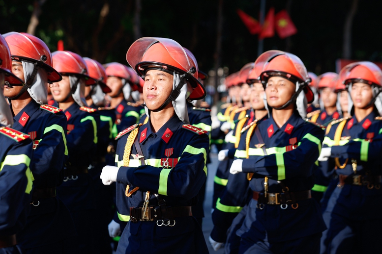 Thủ tướng: Nh&acirc;n d&acirc;n cả nước đang rất h&aacute;o hức mong chờ cuộc diễu binh, diễu h&agrave;nh- Ảnh 12.