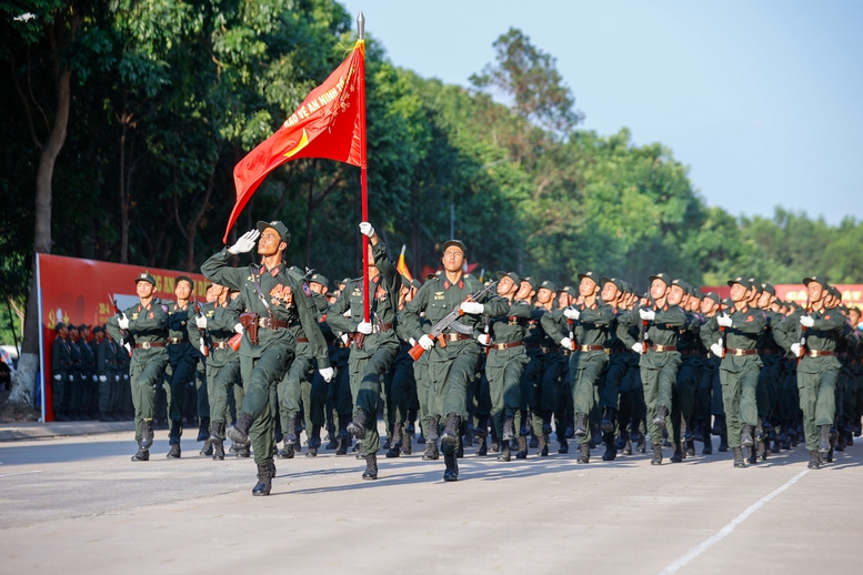 Thủ tướng: Nh&acirc;n d&acirc;n cả nước đang rất h&aacute;o hức mong chờ cuộc diễu binh, diễu h&agrave;nh- Ảnh 10.