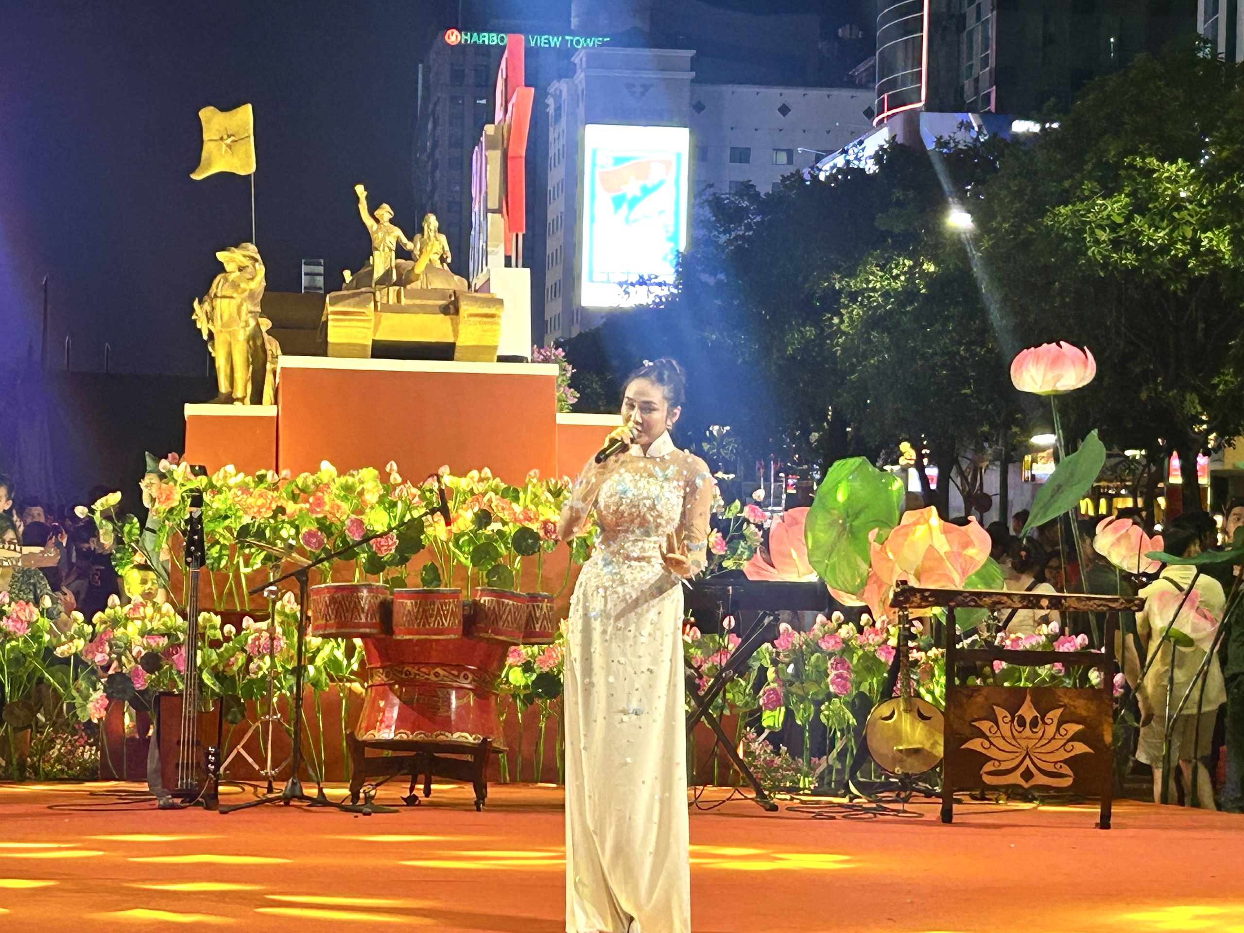 Đ&ecirc;m khai mạc "Sắc m&agrave;u Th&agrave;nh phố B&aacute;c" ghi nhiều dấu ấn- Ảnh 5.