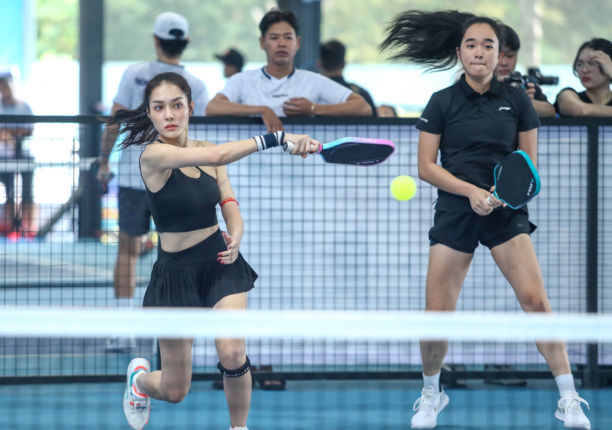 N&oacute;ng bỏng c&aacute;c cuộc tranh t&agrave;i ở Giải Pickleball B&aacute;o Phụ nữ TP HCM 2025- Ảnh 3.