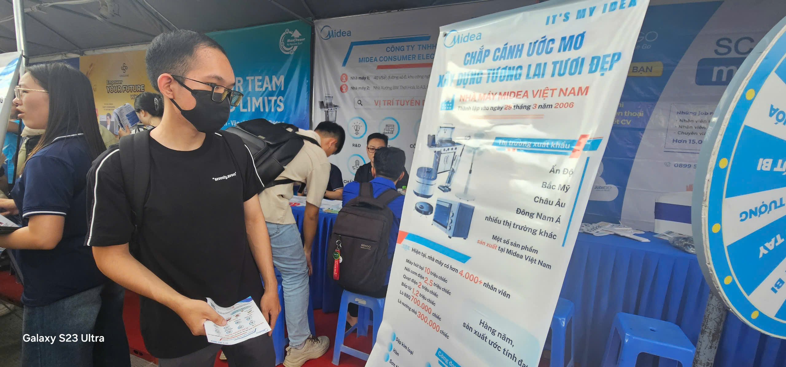 Hơn 1.000 vị tr&iacute; việc l&agrave;m "ch&agrave;o mời" sinh vi&ecirc;n Trường Đại học Thủ Dầu Một- Ảnh 5.