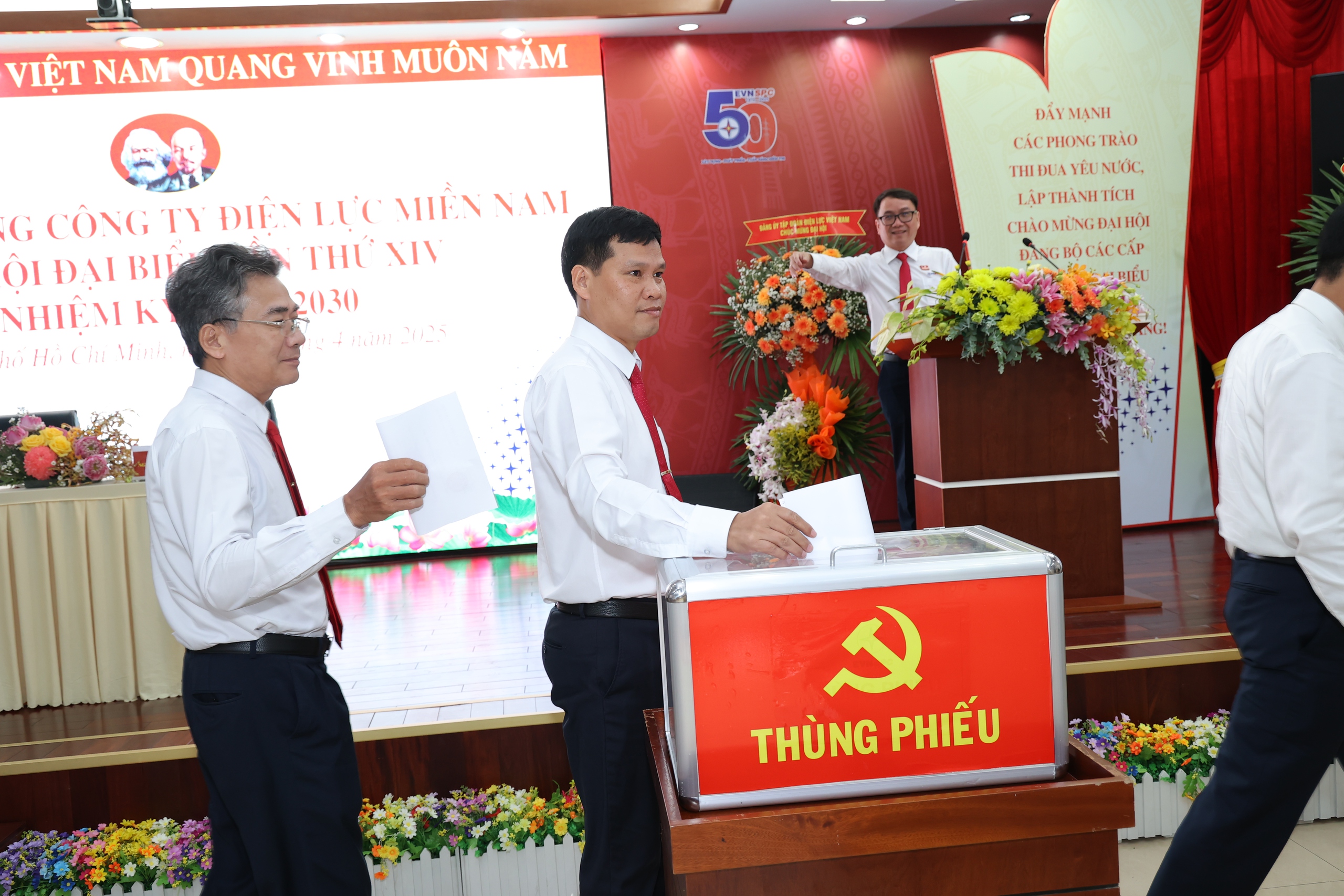 &Ocirc;ng L&ecirc; Văn Trang tiếp tục được t&iacute;n nhiệm giữ chức B&iacute; thư Đảng ủy EVNSPC- Ảnh 7.