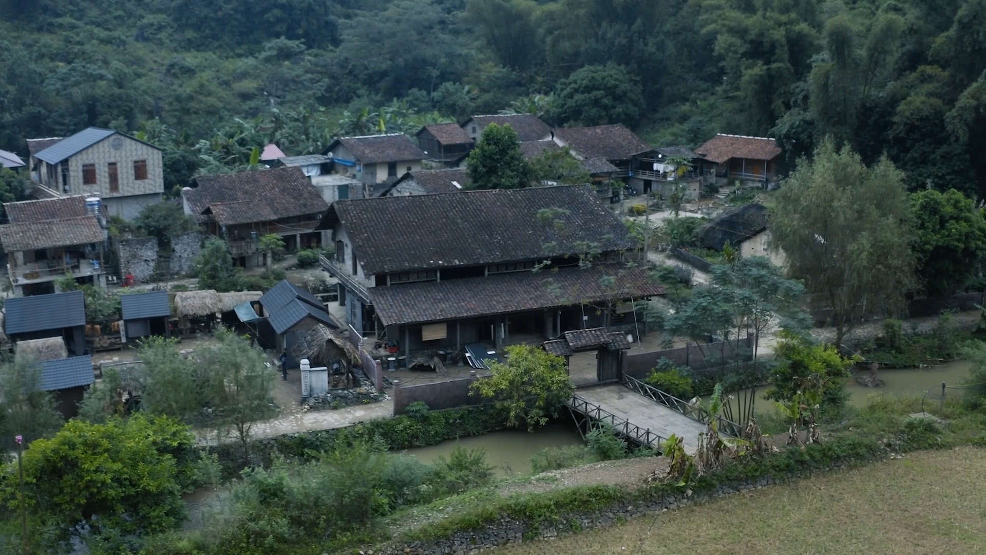 Những khung h&igrave;nh dự b&aacute;o phim Victor Vũ sẽ thắng lớn

- Ảnh 2.