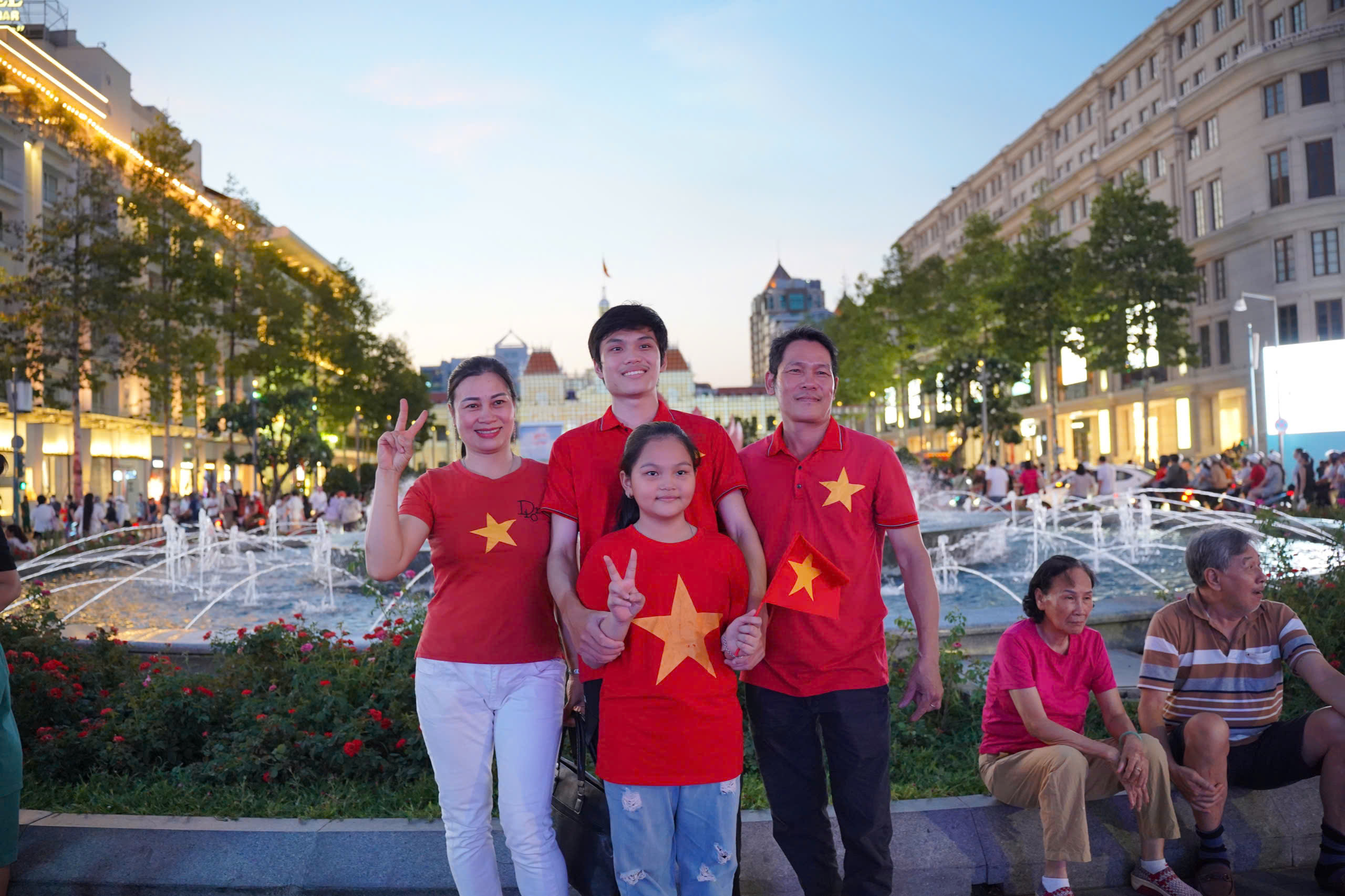 Khám phá “Sắc màu Thành phố Bác”- Ảnh 5.