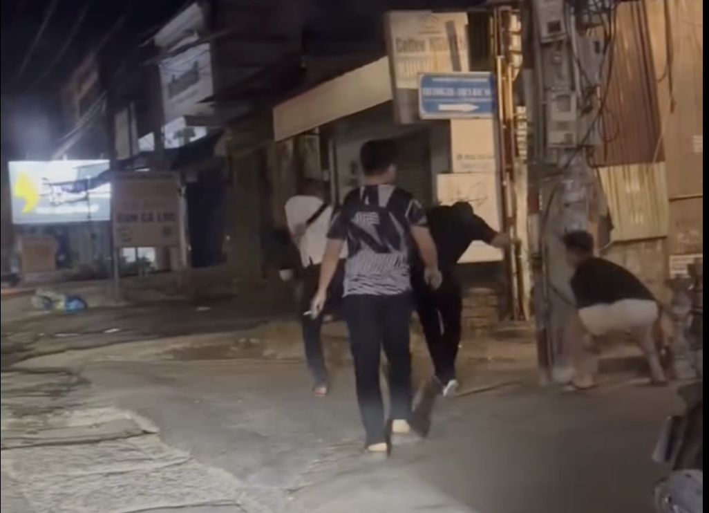C&ocirc;ng an l&agrave;m việc với 3 đối tượng li&ecirc;n quan vụ chặn &ocirc; t&ocirc; khiến b&eacute; trai ở Đồng Nai bị thương- Ảnh 2.