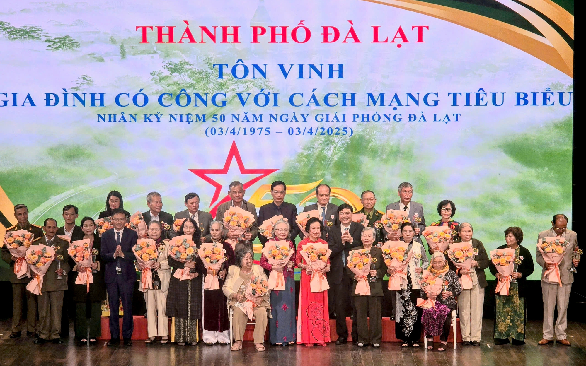 Đà Lạt tôn vinh 50 gia đình có công với cách mạng tiêu biểu