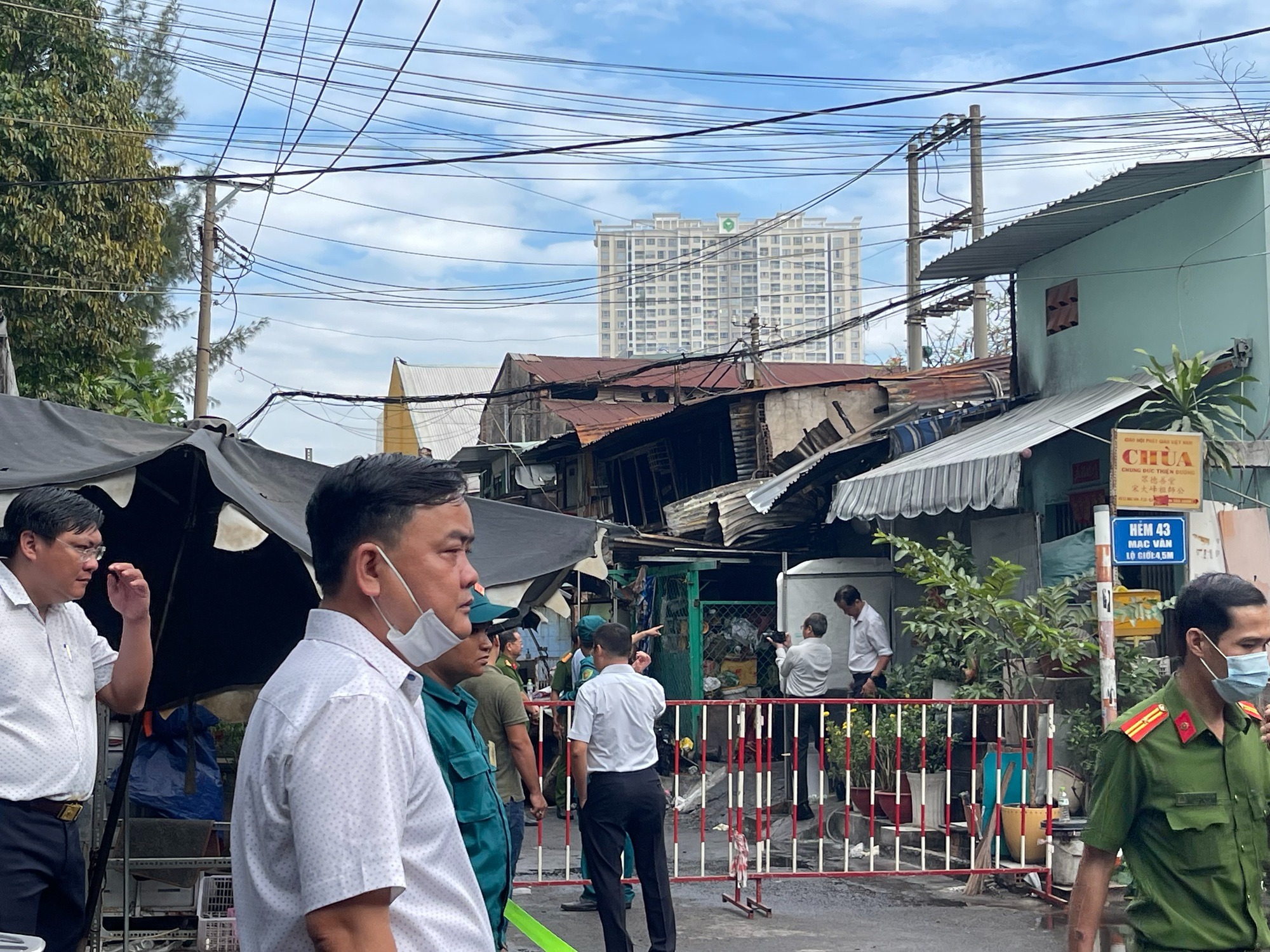 Phó Thủ tướng Thường trực Nguyễn Hoà Bình chỉ đạo khẩn trương điều tra vụ cháy ở Xóm Củi - Ảnh 1.