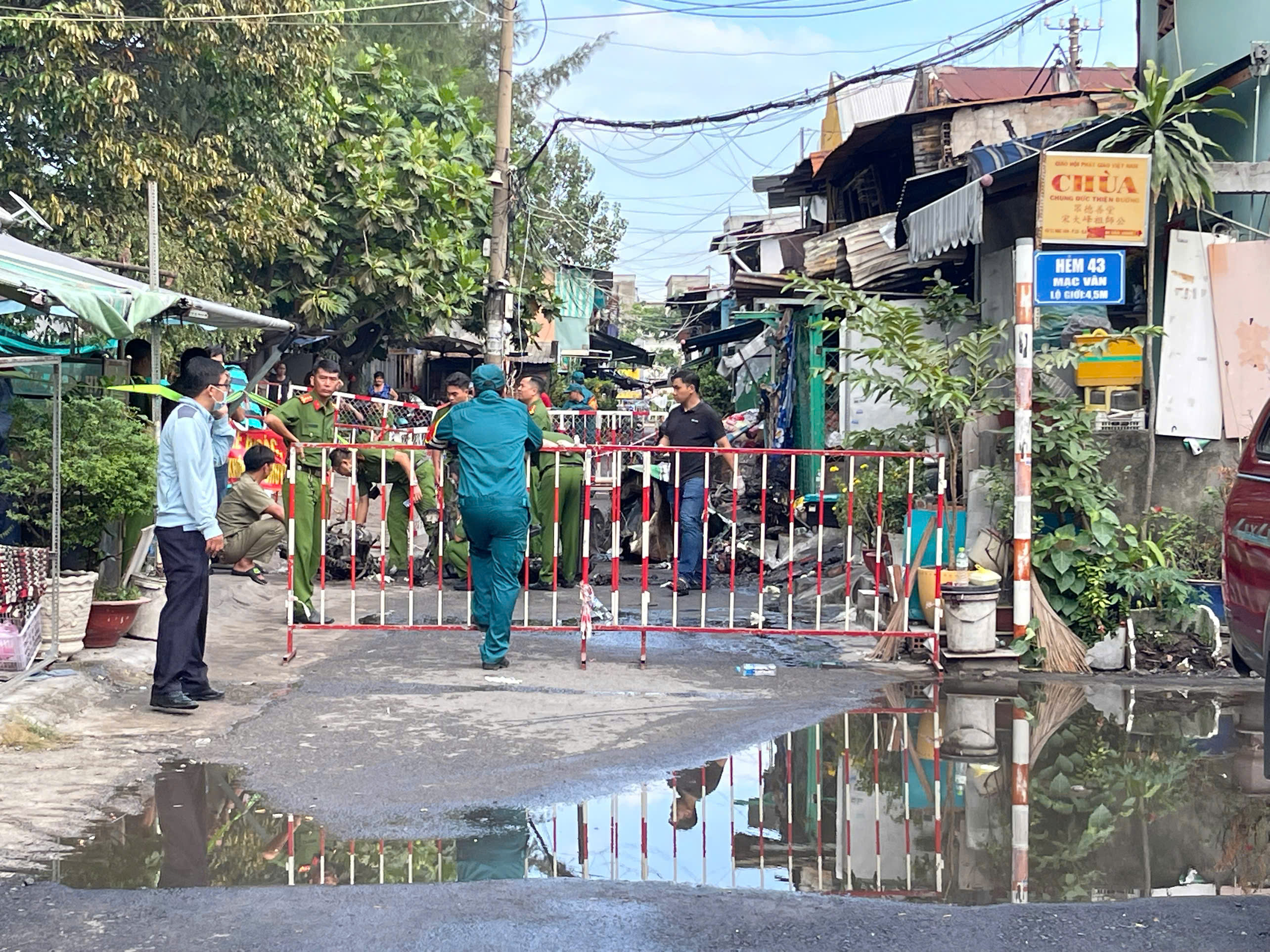 Bố tr&iacute; chỗ ở cho gia đ&igrave;nh c&oacute; 3 người thiệt mạng do ch&aacute;y ở X&oacute;m Củi- Ảnh 2.