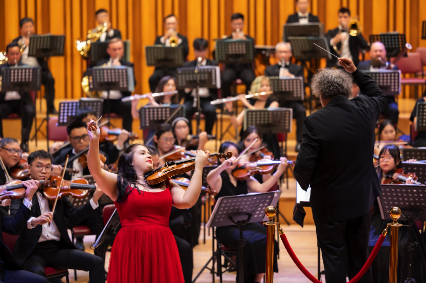 Cảm xúc mãi chảy trong tim với "Tchaikovsky Night"- Ảnh 1.
