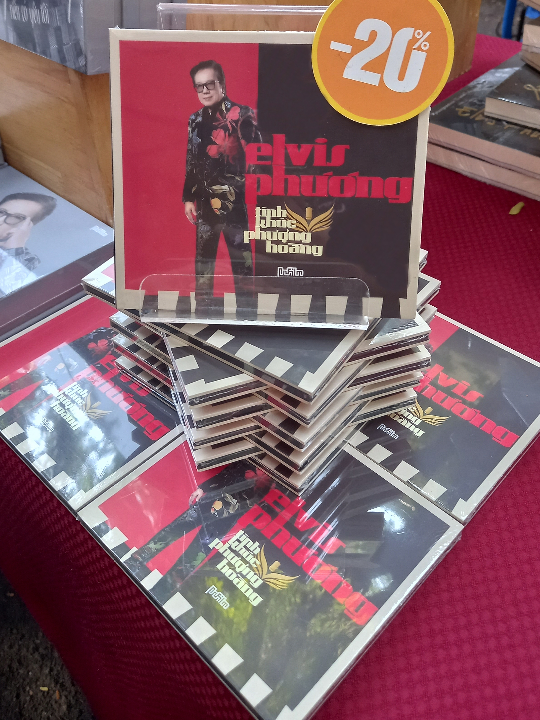 Elvis Phương ra mắt album USB, kỷ niệm 64 năm ca hát- Ảnh 4.
