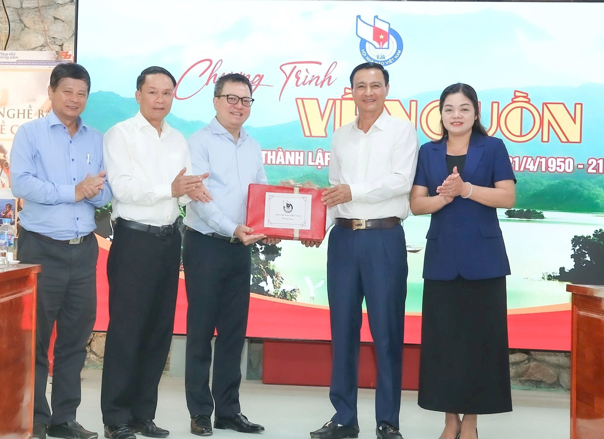 Tiếp nối truyền thống vẻ vang của Hội Nh&agrave; b&aacute;o Việt Nam- Ảnh 3.
