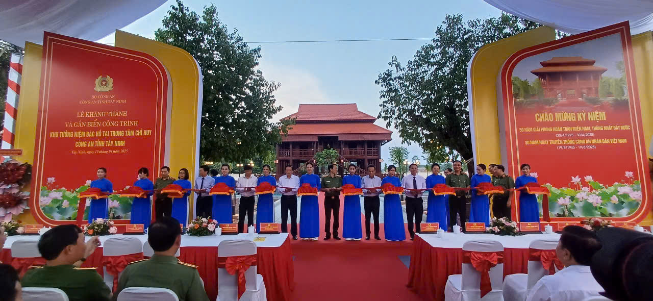 H&igrave;nh ảnh Bộ trưởng Bộ C&ocirc;ng an Lương Tam Quang dự chương tr&igrave;nh quan trọng ở T&acirc;y Ninh- Ảnh 3.