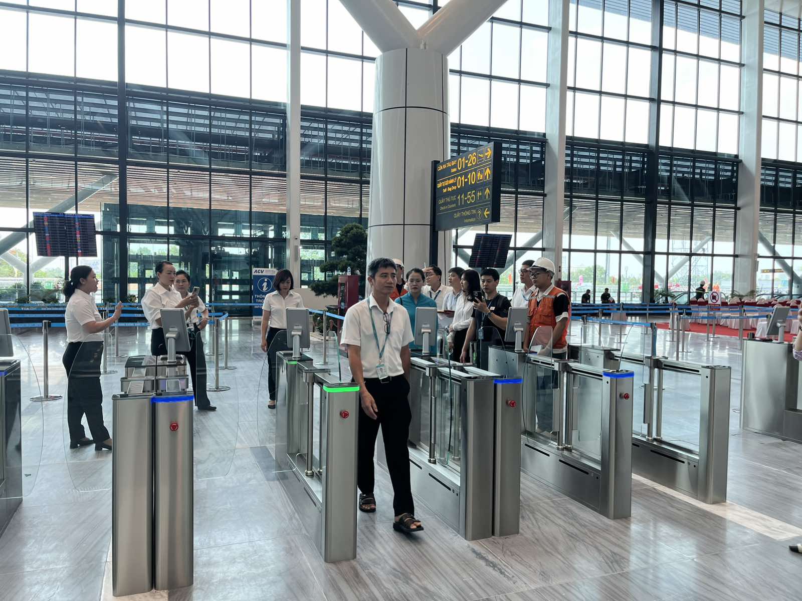 Nhà ga T1 - Sân bay Tân Sơn Nhất còn những hãng nào khai thác?- Ảnh 2.