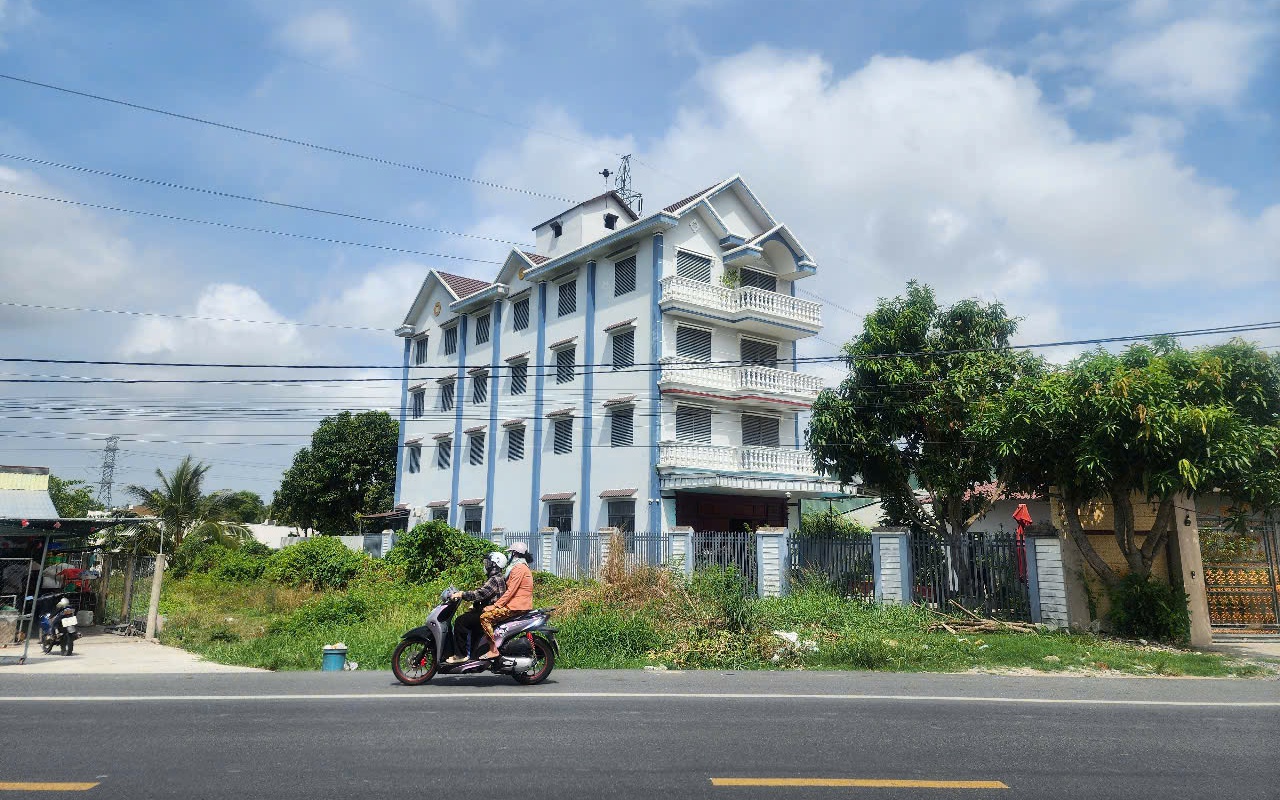 Diễn biến bất ngờ vụ tòa nhà 4 tầng trên đất trồng lúa ở Rạch Giá