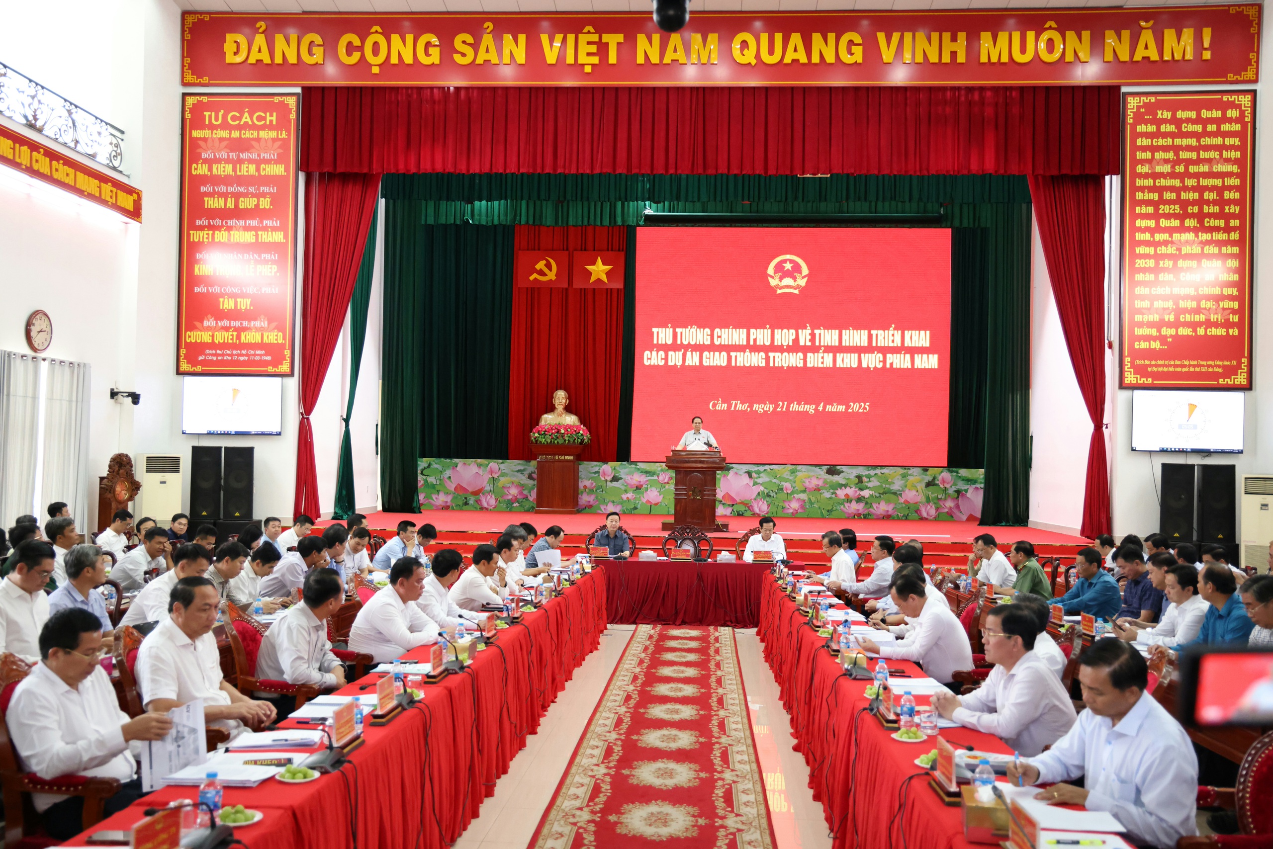 Thủ tướng: Năm 2027, khởi công tuyến đường sắt TP HCM - Cần Thơ- Ảnh 2.
