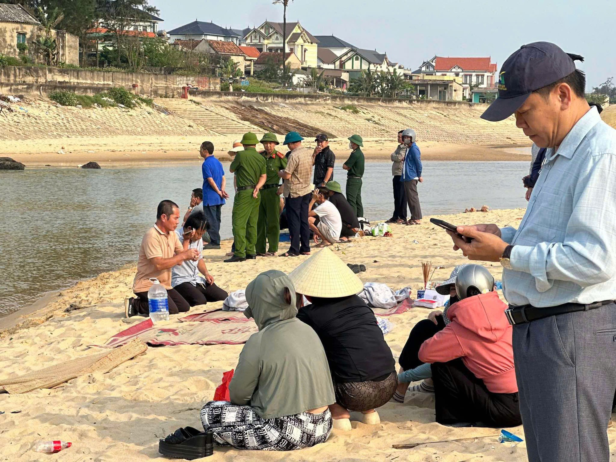 Quảng B&igrave;nh: T&igrave;m thấy thi thể 2 học sinh đuối nước tr&ecirc;n s&ocirc;ng Dinh- Ảnh 1.