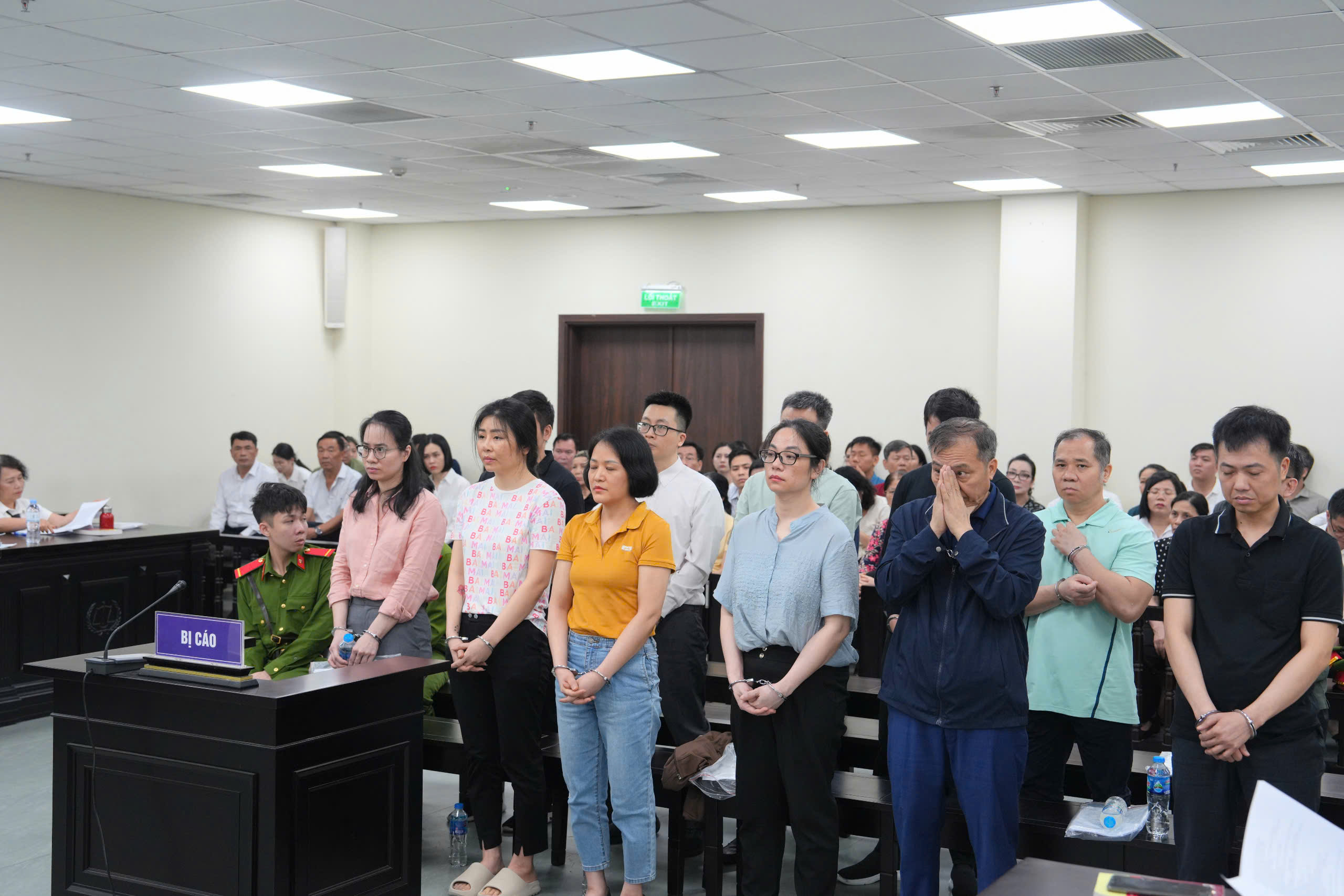 Xét xử Giám đốc Công ty Vàng Phú Cường chuyển trái phép hơn 9.492 tỉ đồng qua biên giới- Ảnh 2.