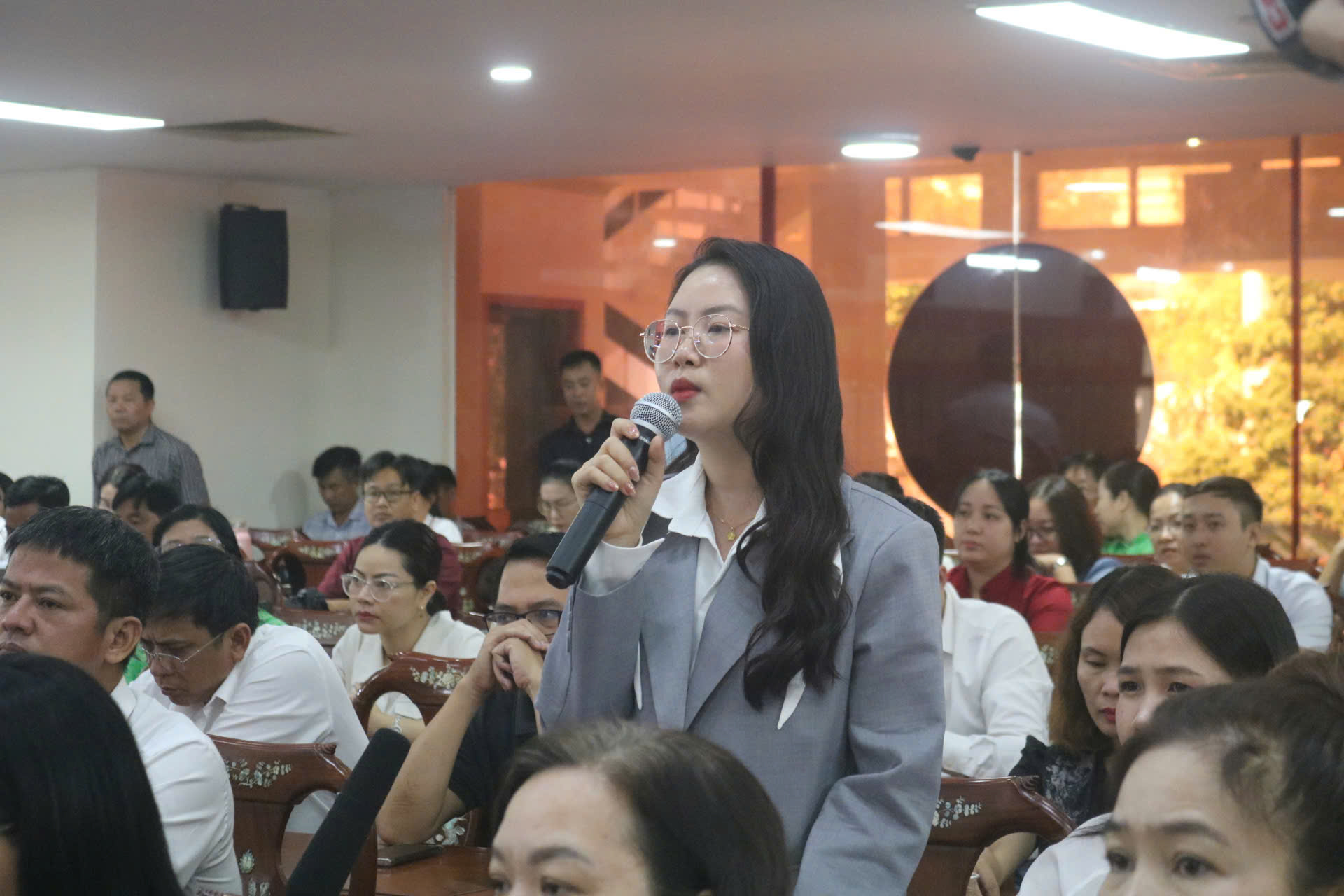 Thủ tướng Phạm Minh Chính chỉ đạo xử lý doanh nghiệp găm hàng, đội giá, buôn lậu vàng- Ảnh 3.