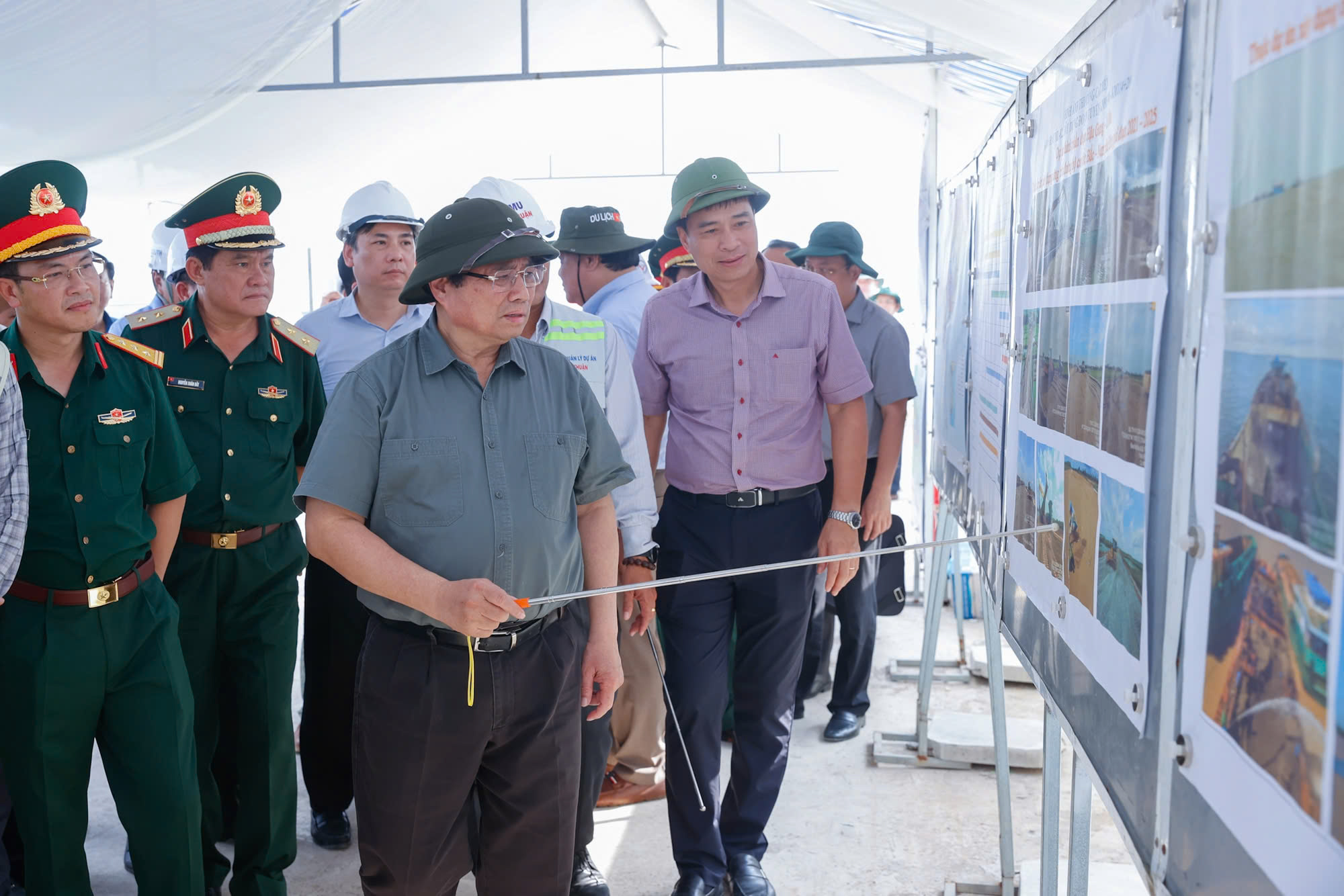 Làm 1.300 km đường cao tốc cho ĐBSCL - Ảnh 1.
