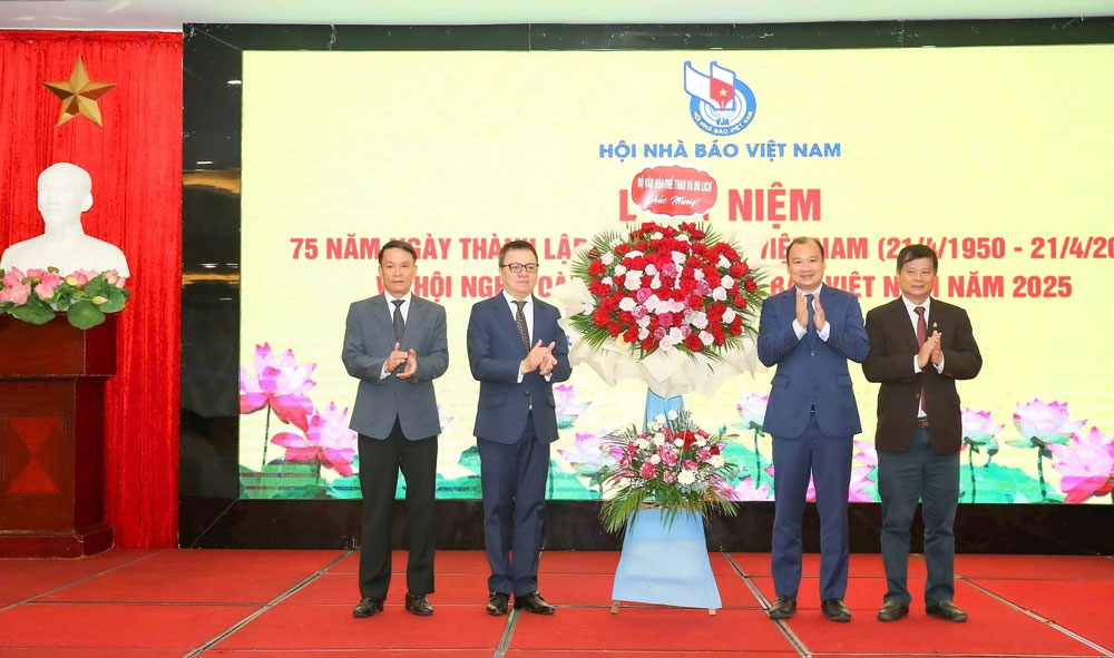 Hành trình 75 năm vẻ vang của Hội Nhà báo Việt Nam- Ảnh 1.