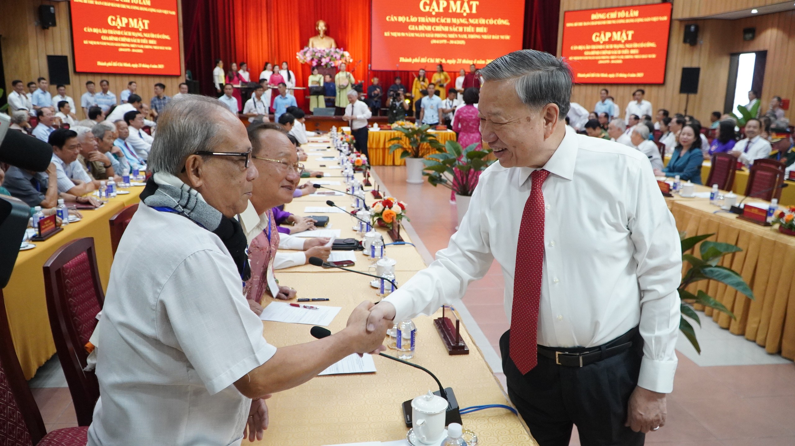 Tổng Bí thư Tô Lâm: TP HCM cần nỗ lực nhiều, nhanh, quyết liệt, mạnh mẽ hơn nữa- Ảnh 3.