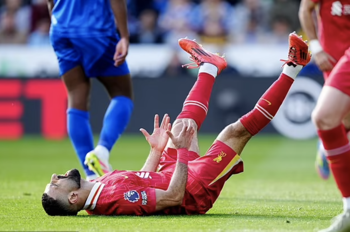 Alexander-Arnold n&oacute;i về m&agrave;n ăn mừng sau khi ghi b&agrave;n đưa Liverpool chạm tay v&agrave;o c&uacute;p v&ocirc; địch- Ảnh 2.