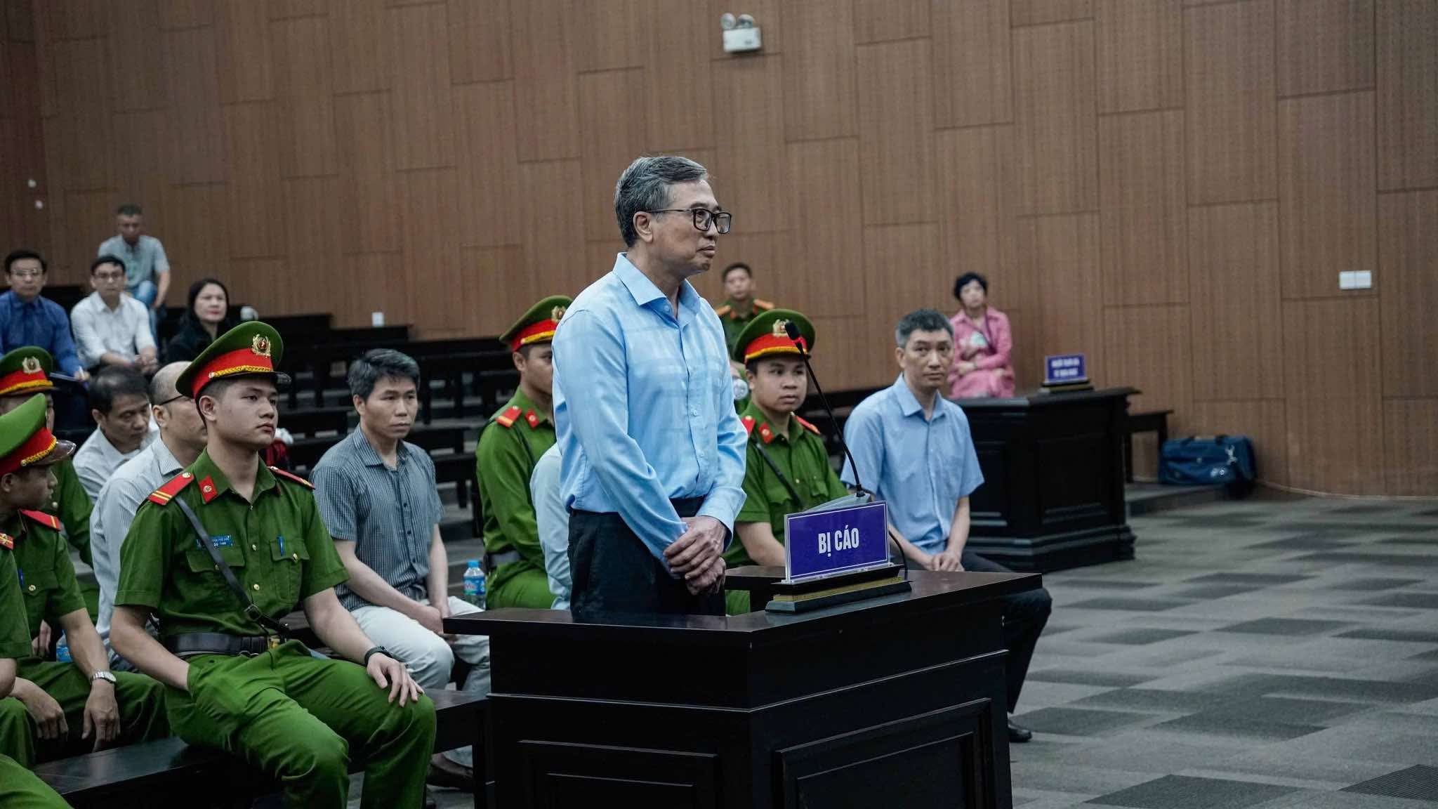 Cựu thứ trưởng Ho&agrave;ng Quốc Vượng khai nhận 1,5 tỉ đồng nhưng "kh&ocirc;ng nhớ khi n&agrave;o"- Ảnh 1.