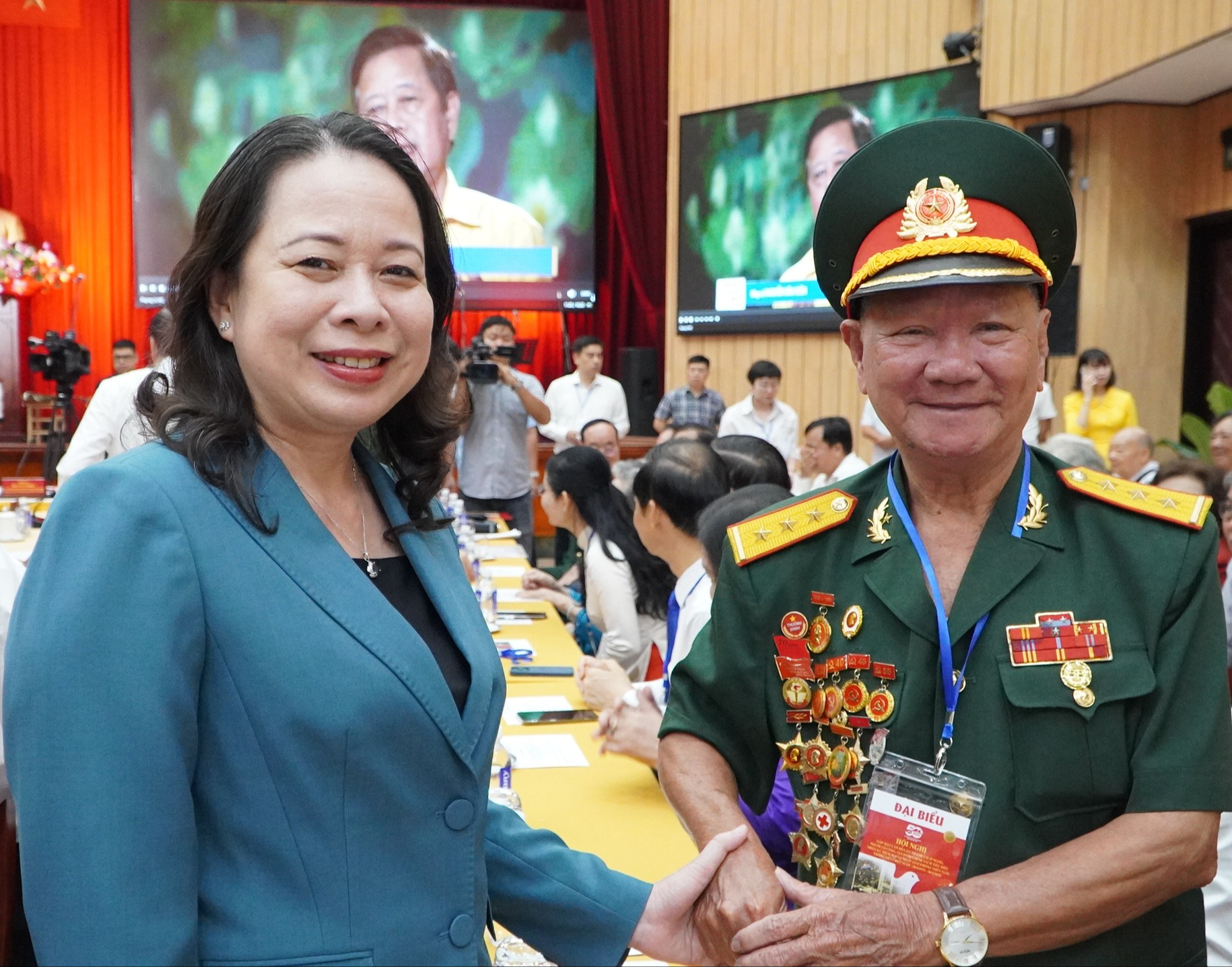 Tổng B&iacute; thư T&ocirc; L&acirc;m gặp mặt c&aacute;n bộ l&atilde;o th&agrave;nh c&aacute;ch mạng, người c&oacute; c&ocirc;ng ti&ecirc;u biểu tại TP HCM- Ảnh 6.