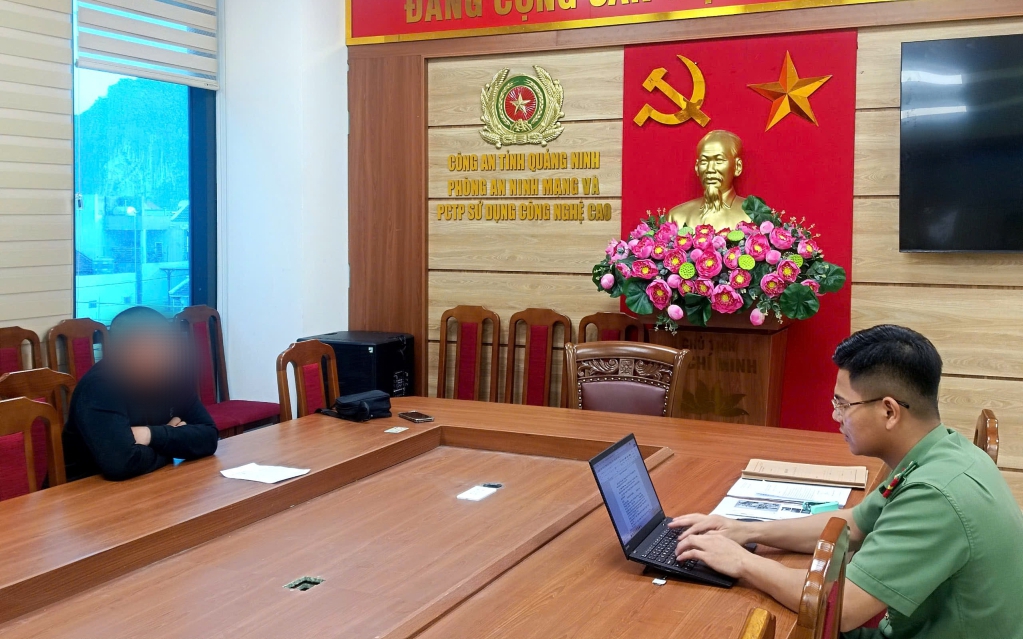 Người đàn ông dùng AI cắt ghép video nghi phạm Bùi Đình Khánh nhún nhảy tại trụ sở công an