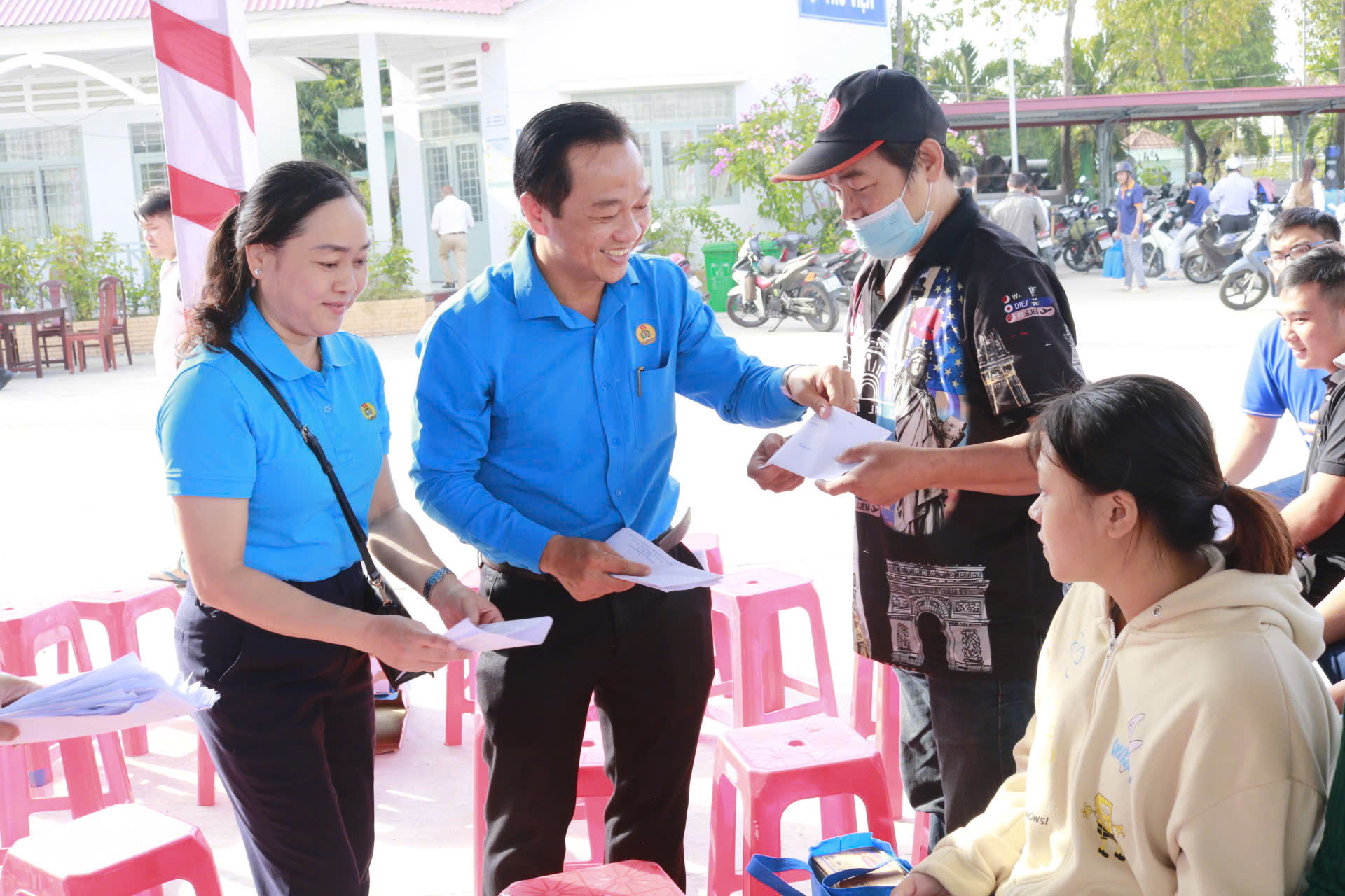 Phối hợp tổ chức chương trình "Tự hào cờ Tổ quốc" trong Tháng Công nhân tại Cần Thơ- Ảnh 5.