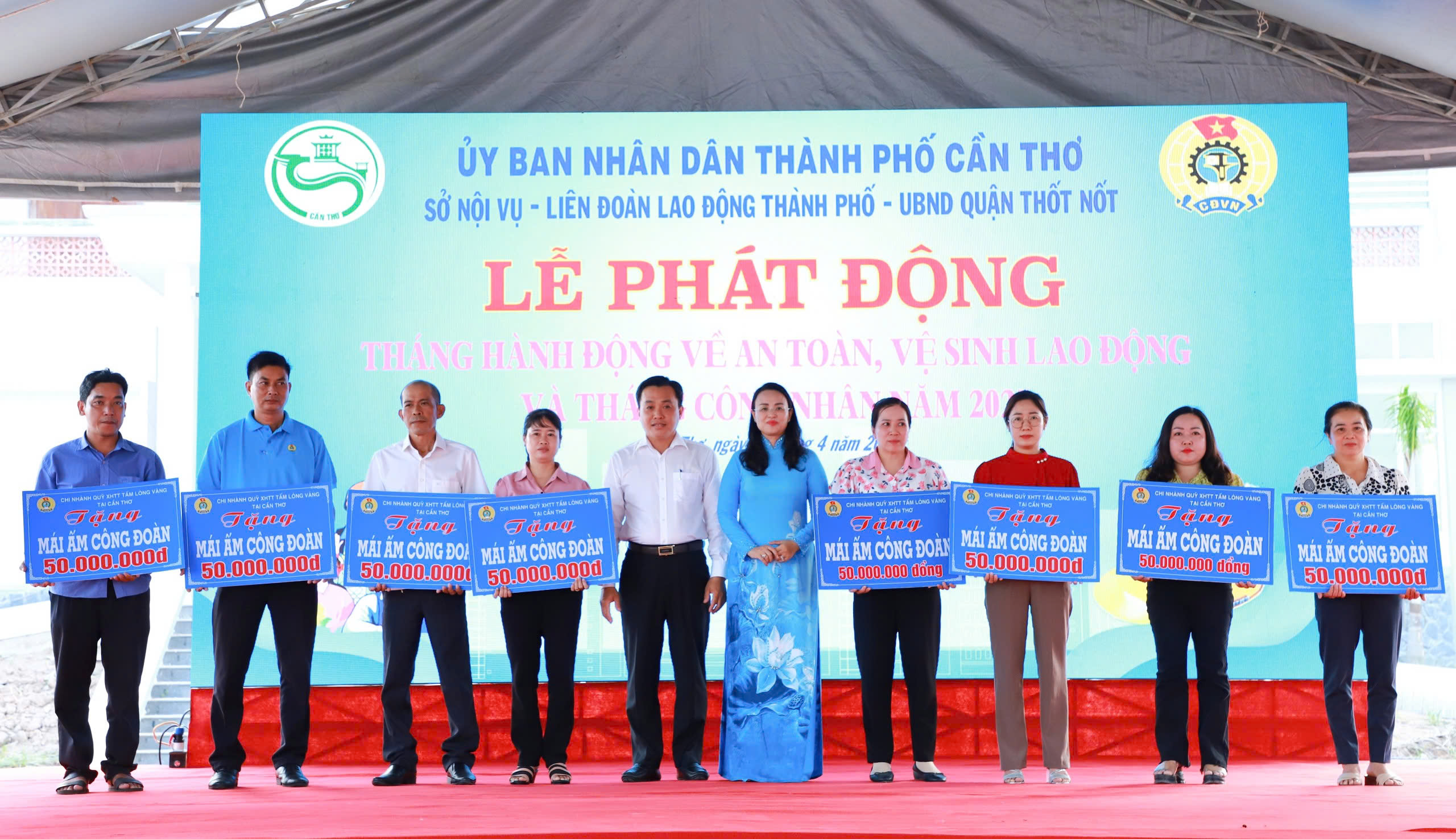 Phối hợp tổ chức chương trình "Tự hào cờ Tổ quốc" trong Tháng Công nhân tại Cần Thơ- Ảnh 3.