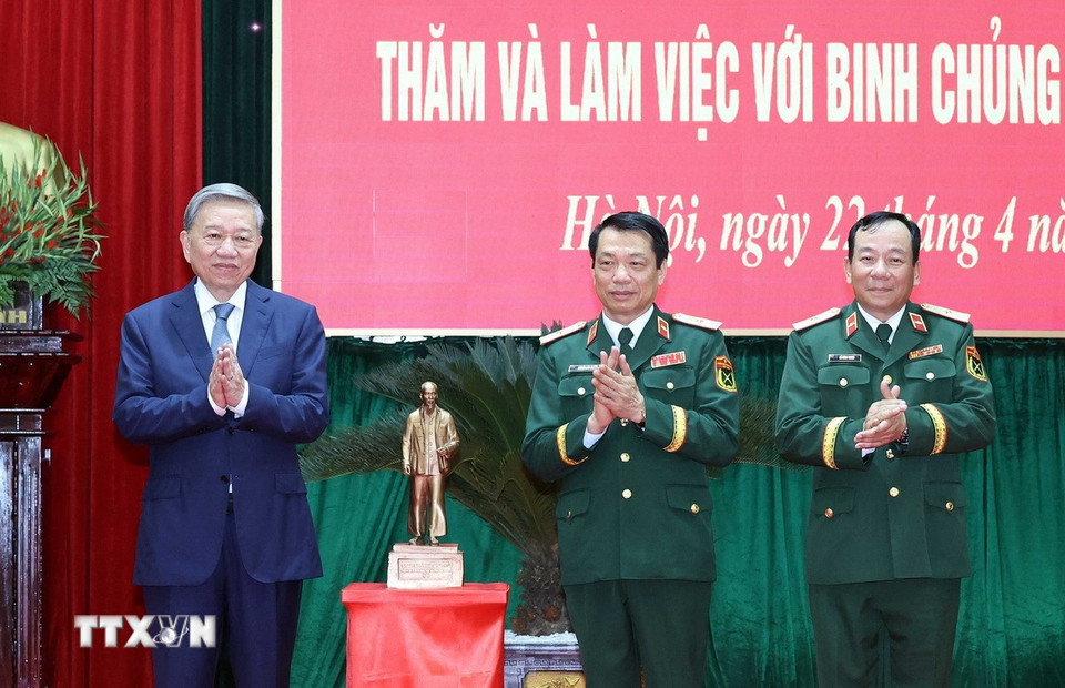 Tổng Bí thư: Binh chủng Tăng thiết giáp phải thật sự xứng đáng là lực lượng đột kích mạnh- Ảnh 5.