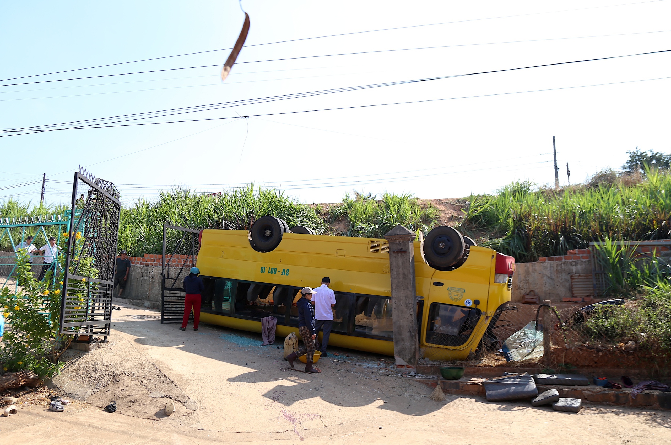 Tài xế kể nguyên nhân khiến xe chở 20 học sinh bị lật- Ảnh 4.