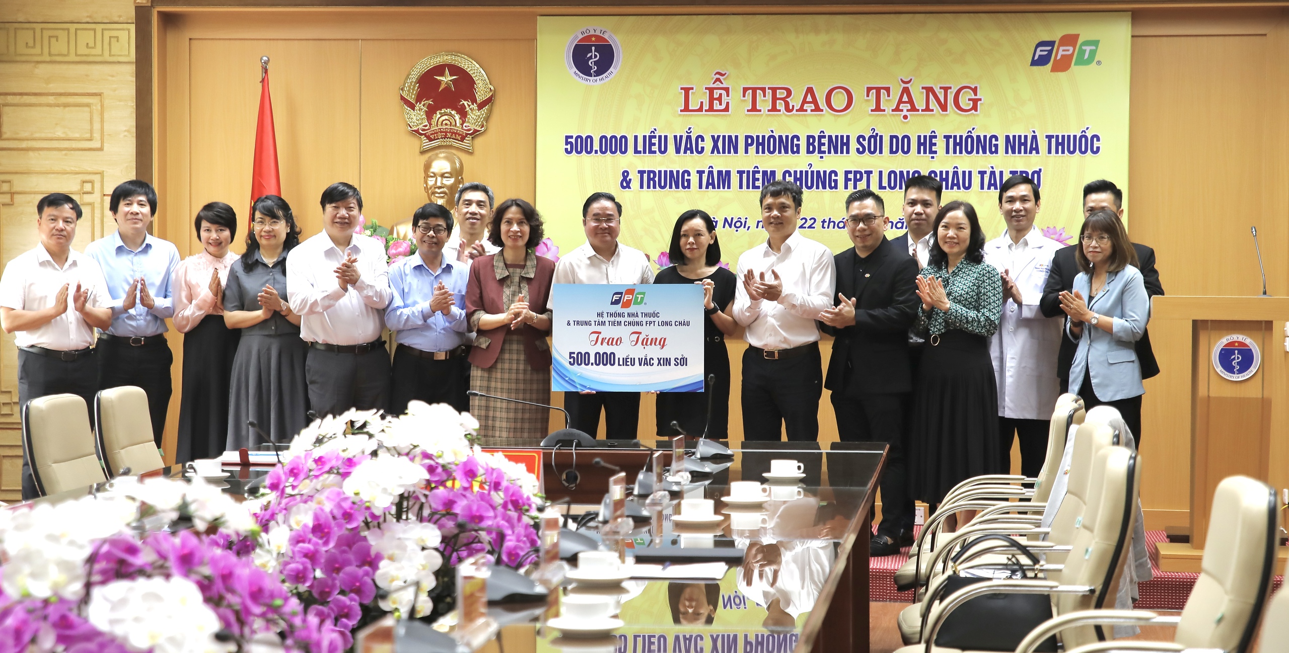 Sởi gia tăng, trẻ đến 15 tuổi được đưa v&agrave;o chiến dịch ti&ecirc;m chủng- Ảnh 2.