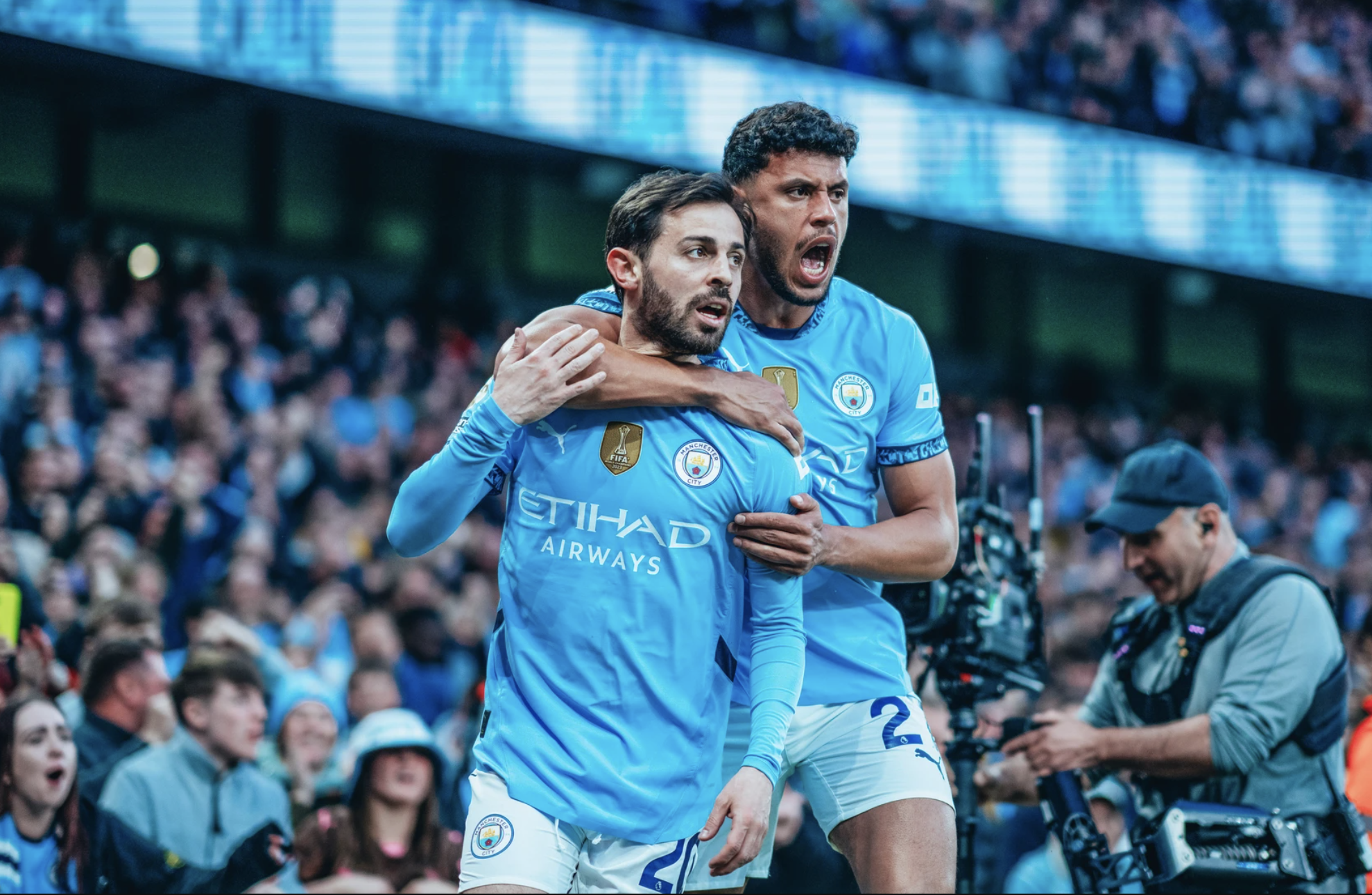 Thắng Aston Villa kịch t&iacute;nh ph&uacute;t b&ugrave; giờ, Man City v&agrave;o top 3 Ngoại hạng- Ảnh 1.