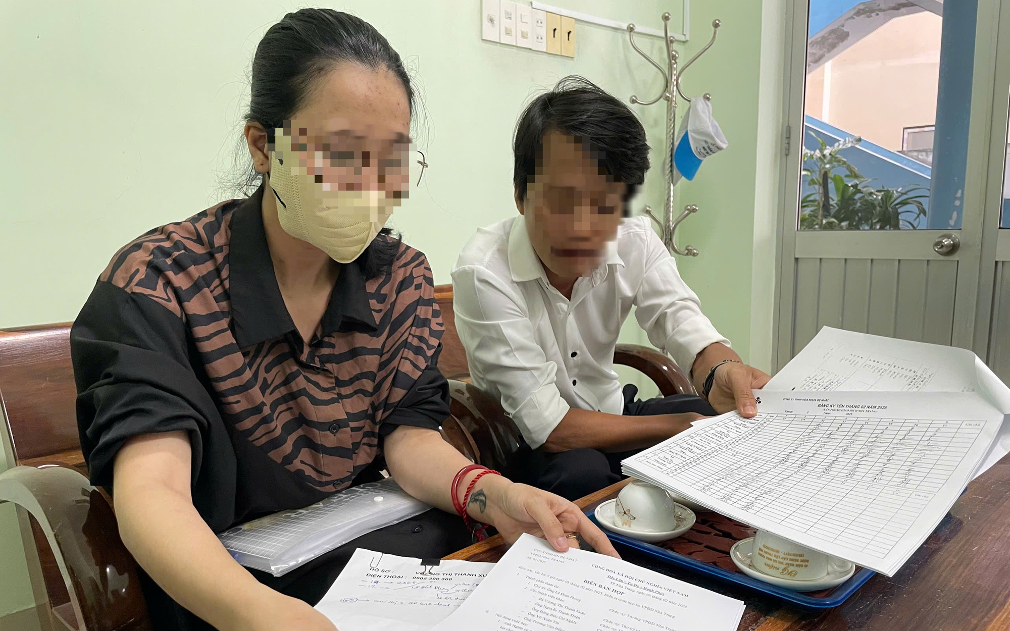 "Tố" bị doanh nghiệp ép nghỉ việc