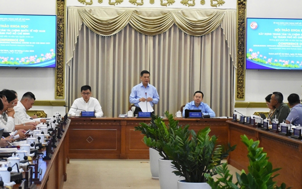 Chuẩn bị nguồn lực cho trung tâm tài chính