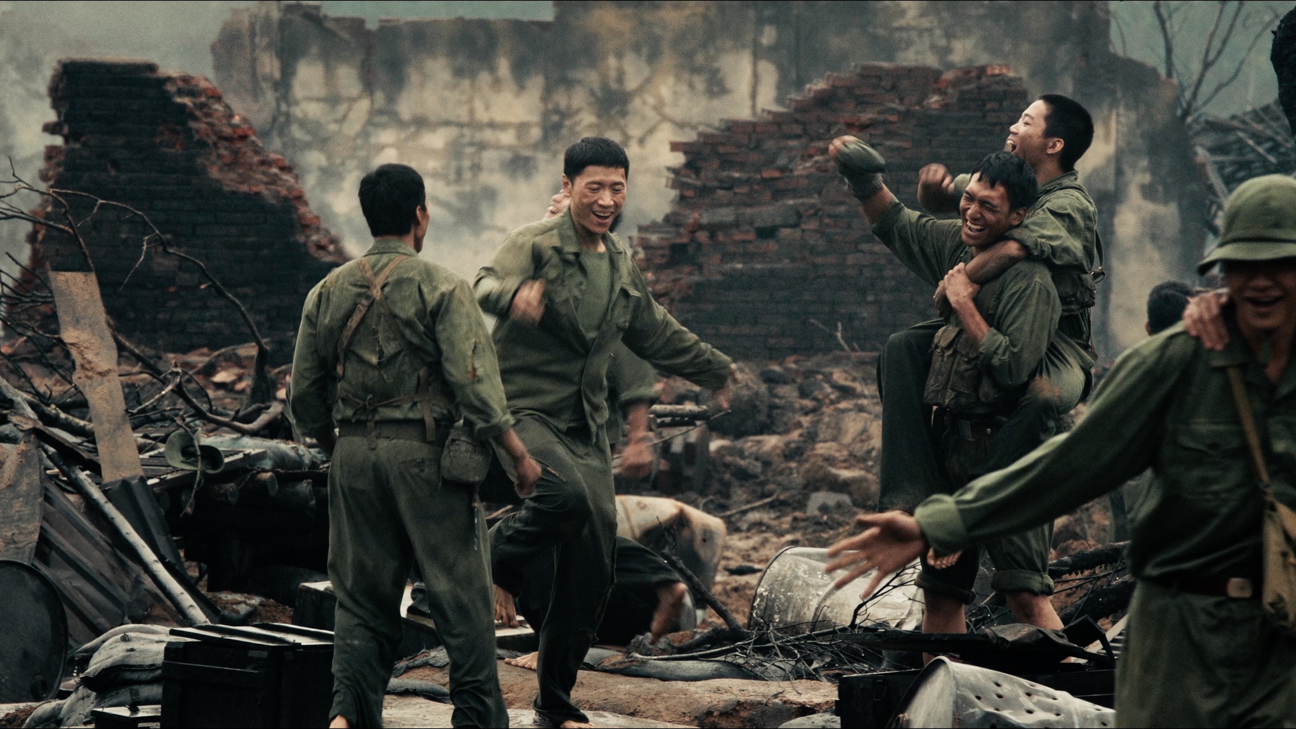 Hứa Vĩ Văn hóa bác sĩ quân y trong "Mưa đỏ"- Ảnh 9.