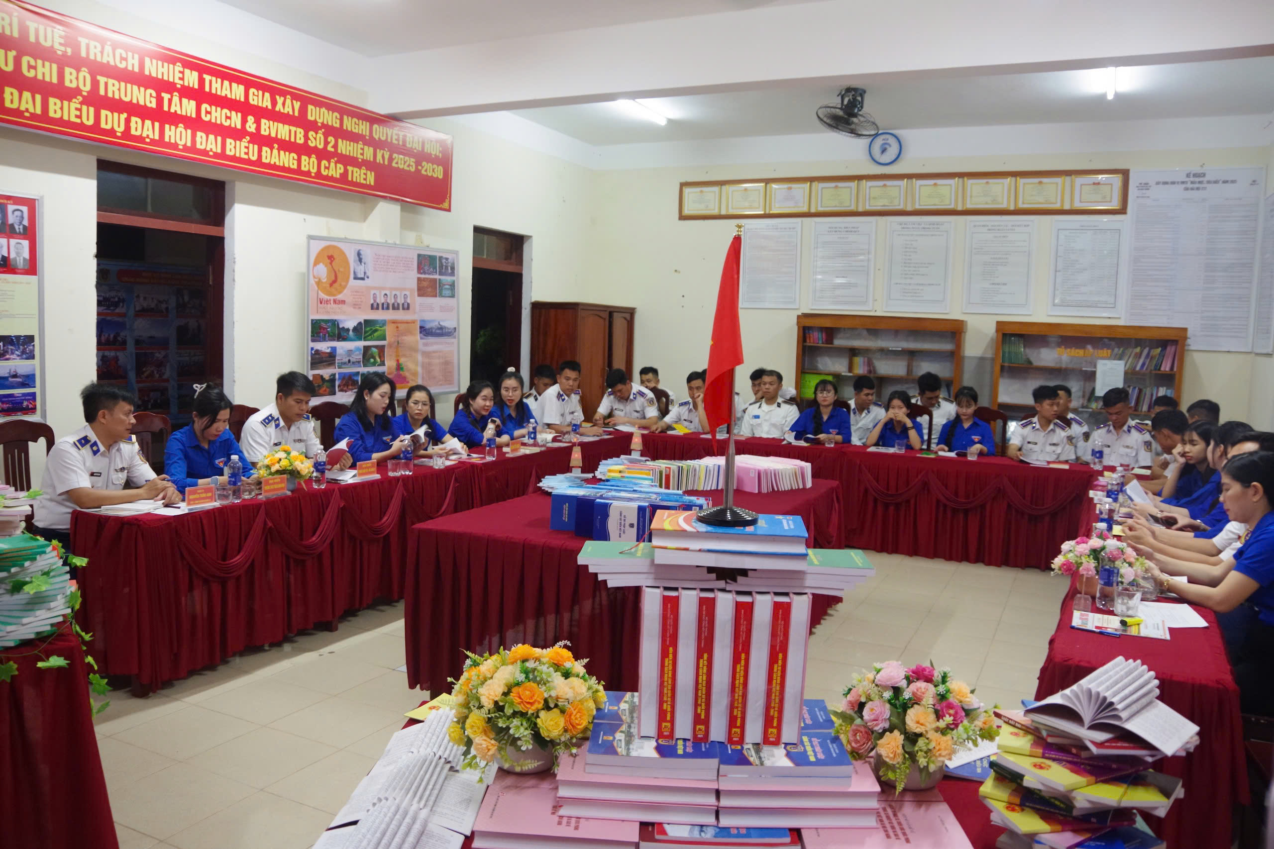 Hải đội 212 tôn vinh văn hóa đọc- Ảnh 1.