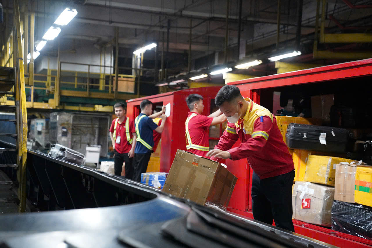 Vietjet l&ecirc;n tiếng vụ chậm chuyến, thất lạc h&agrave;nh l&yacute; tại T&acirc;n Sơn Nhất- Ảnh 3.