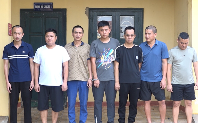 Phá đường dây cá độ bóng đá hơn 300 tỉ đồng, bắt 11 đối tượng ở Quảng Bình